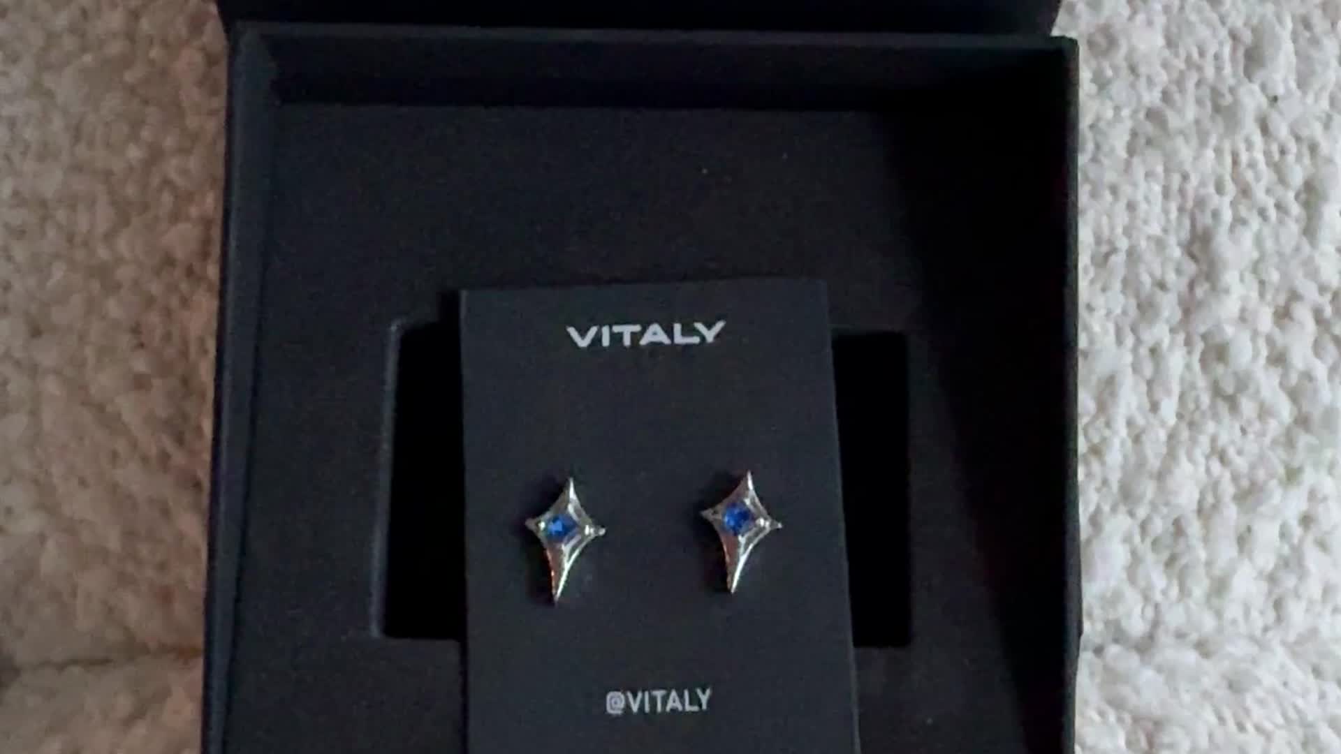 【関税込み】Vitaly シルバー＆ブルー Volt ピアス VITALY ◇ TENSHO クナイピアス 3色 ユニセックス 送関税無料