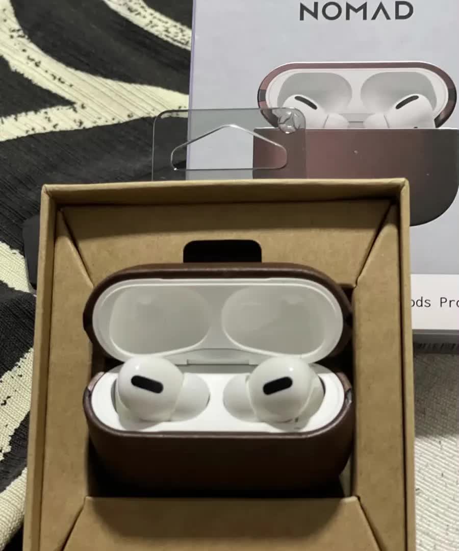 Modern Leather Case - Airpods Pro (3rd gen) | Black | Horween | NOMAD®