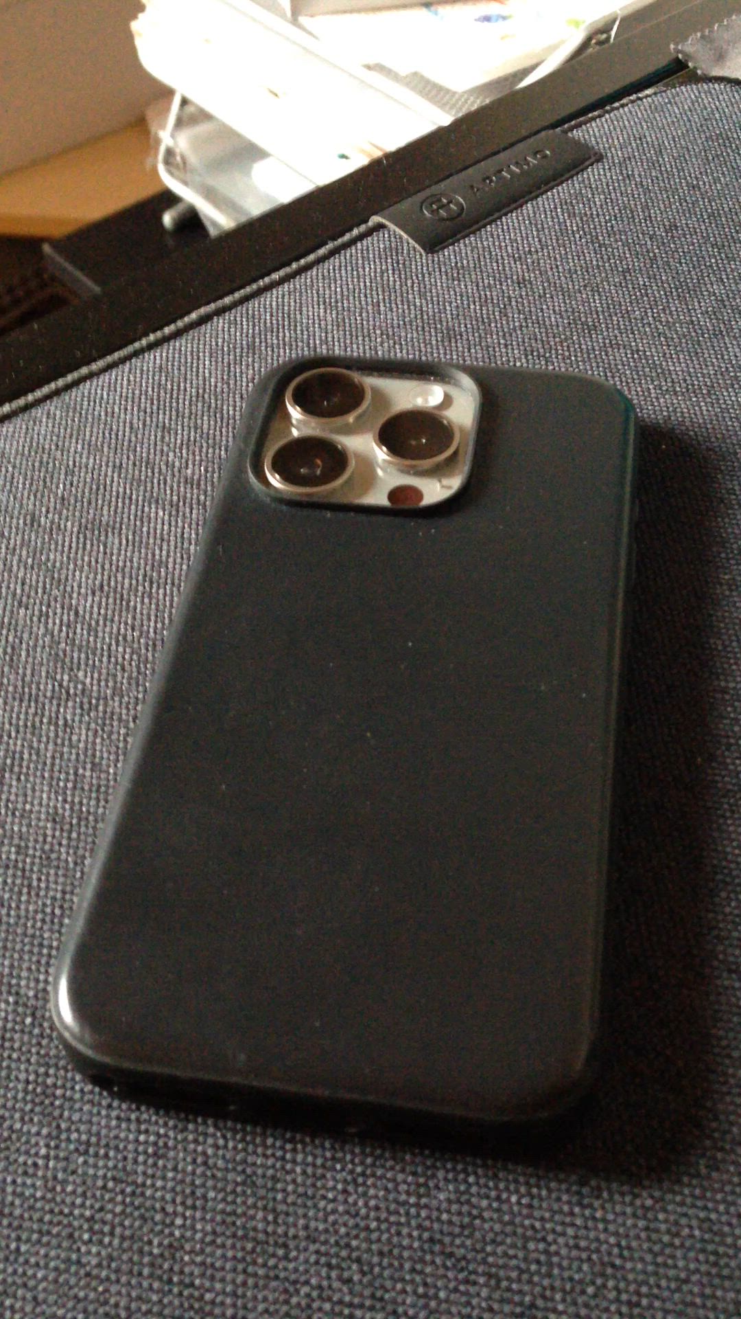 iPhoneアクセサリー NOMAD MODERN CASE iPhone 16Pro BLACK Amazon.com: NOMAD - Modern Leather Case - iPhone 16 Pro