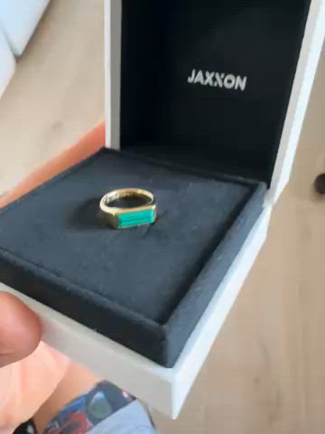 Womens Beveled Malachite Signet Ring