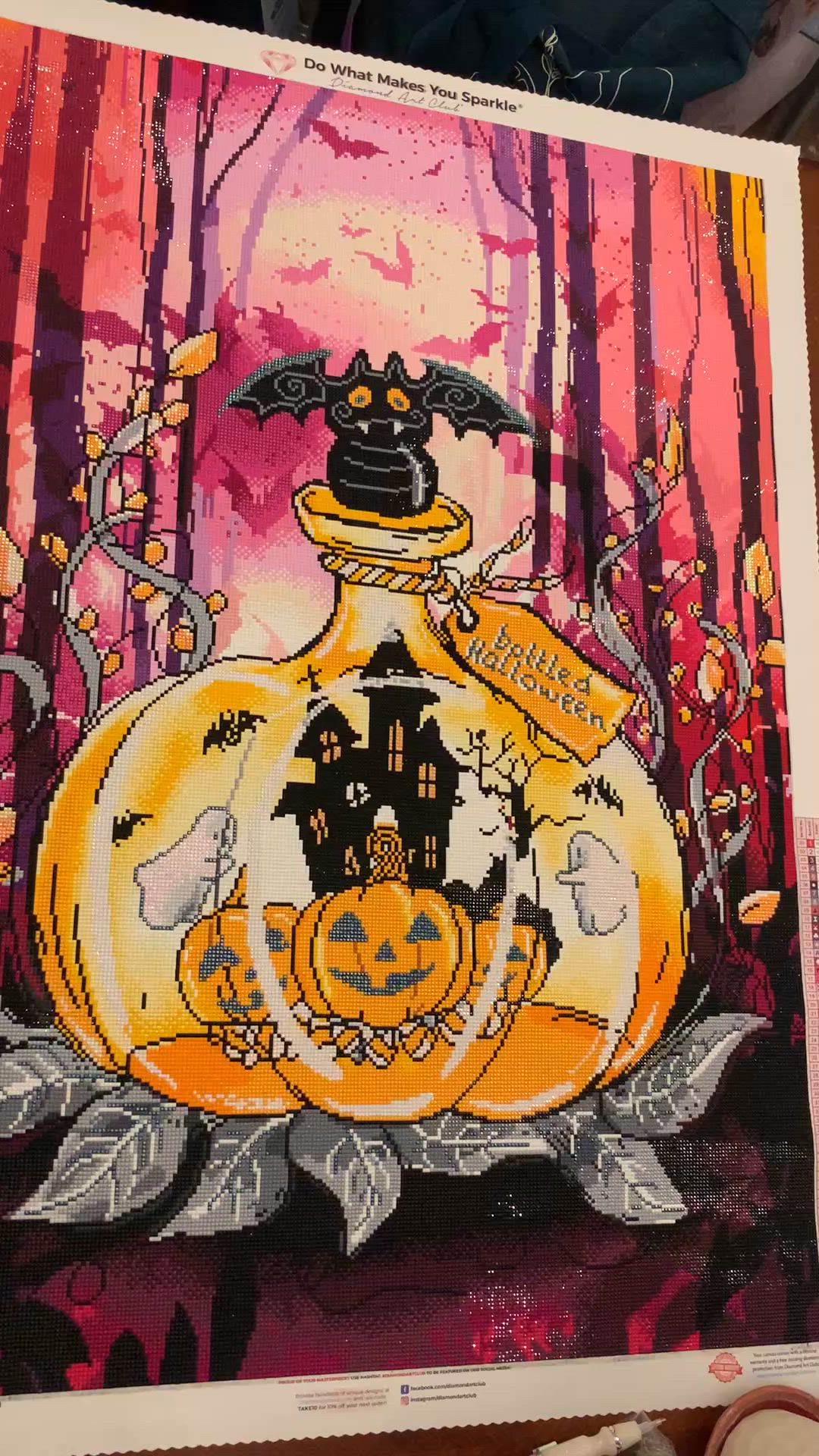 Kit de diamond painting Bottled Halloween – Diamond Art Club