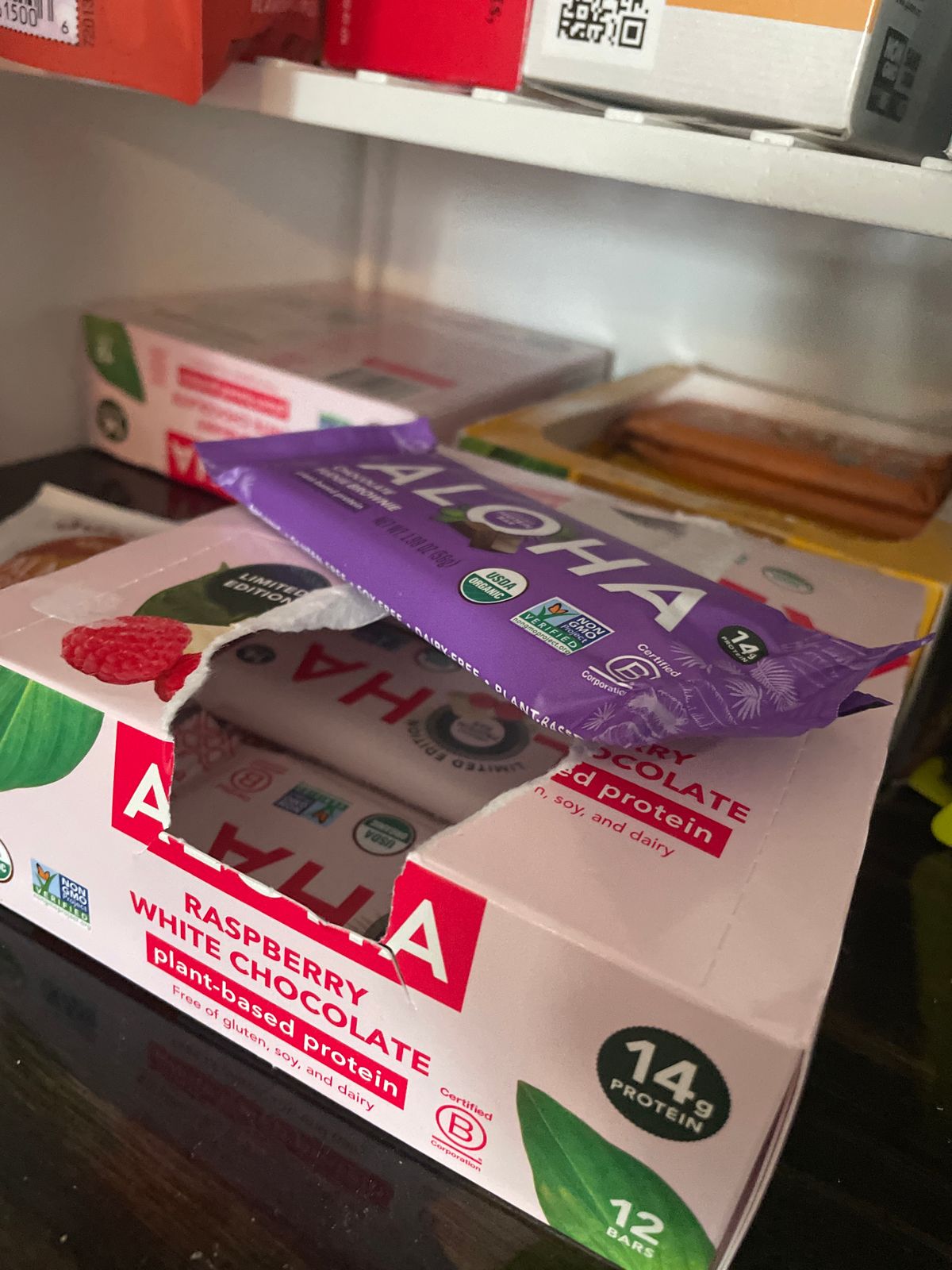 Raspberry White Chocolate Protein Bar – Aloha