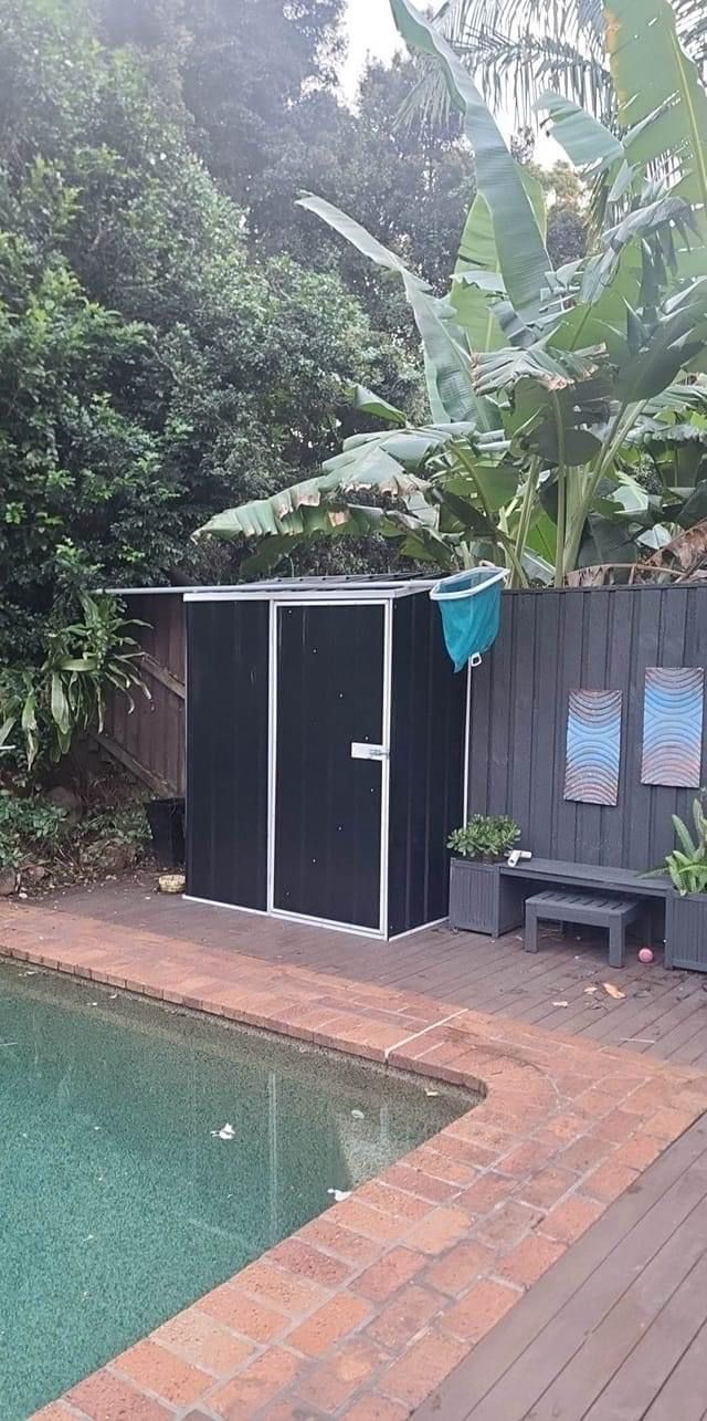 EasyShed Off The Wall Garden Shed 1.5m (w) x 0.78m (d) x 1.95m (h) Classic