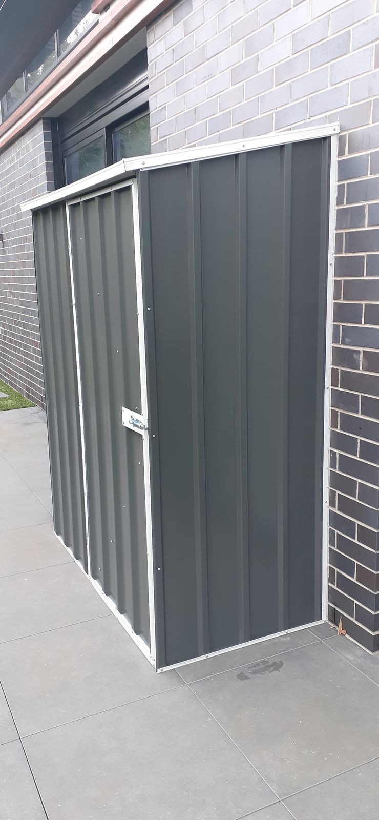EasyShed Off The Wall Garden Shed 1.5m (w) x 0.78m (d) x 1.95m (h) Classic