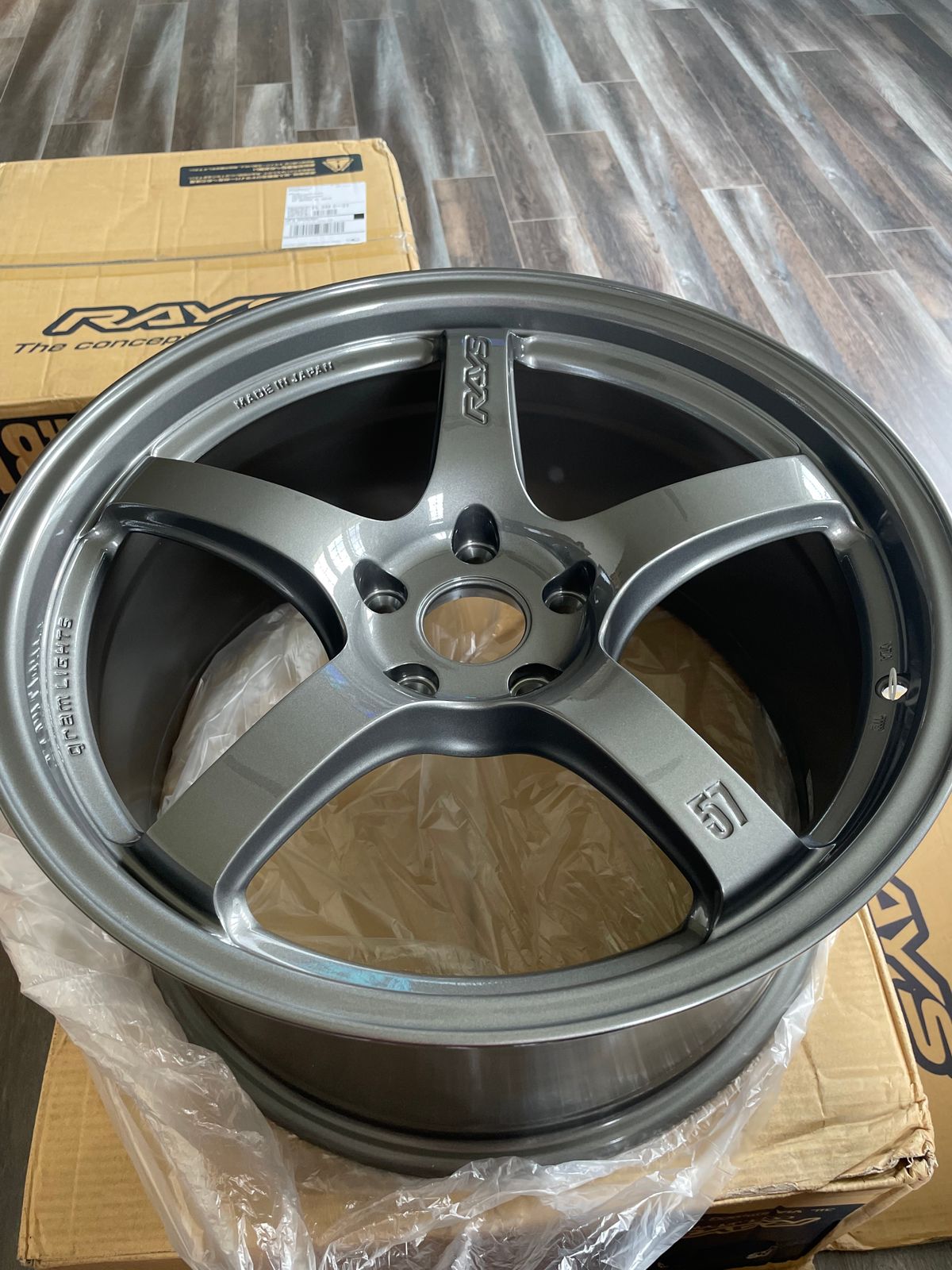 19x9.5 Gram Lights 57CR +35 5-120 HS Gunmetallic main image 0