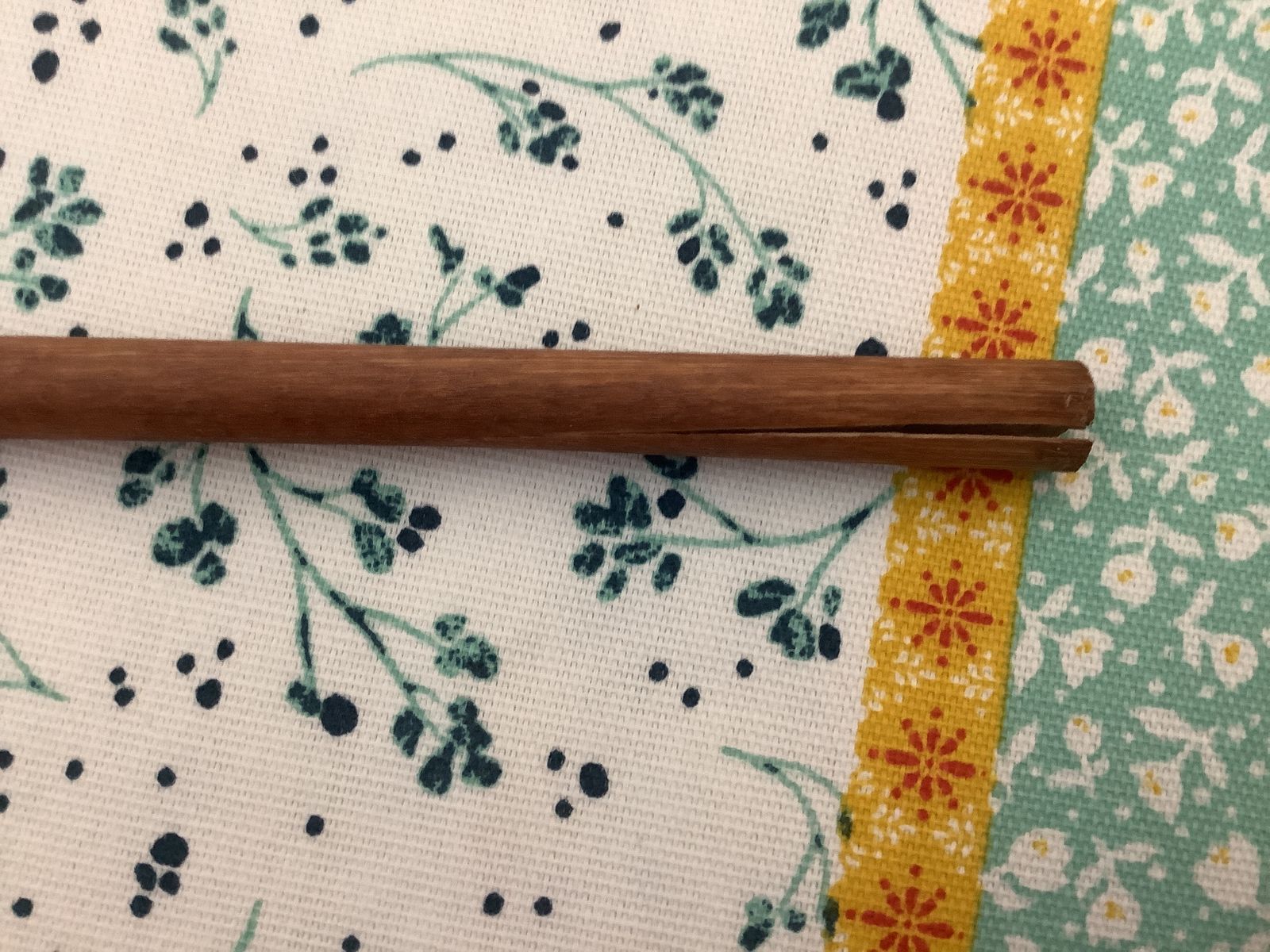 Pansy Dowel Quilt Hanger 12"