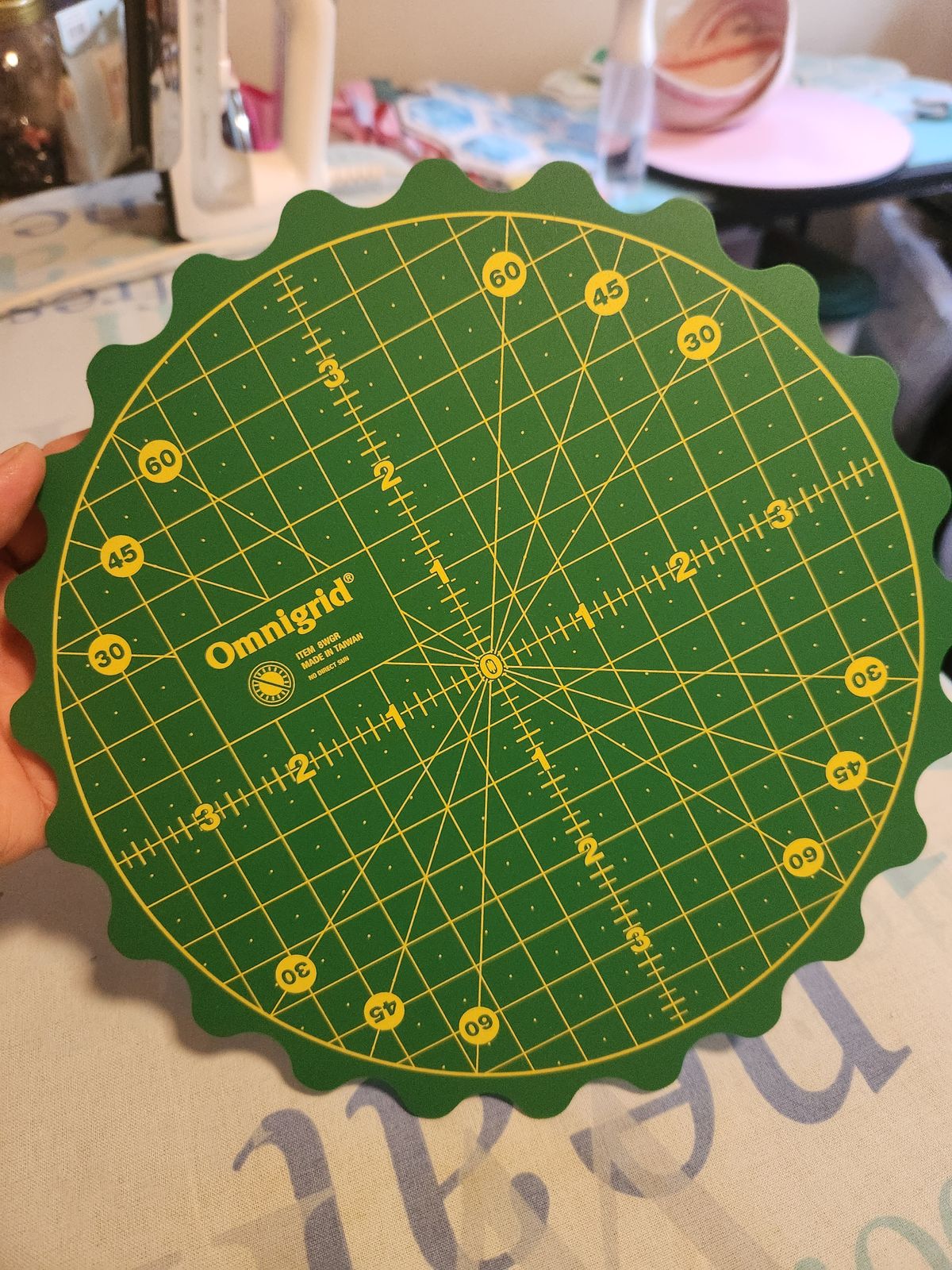 Omnigrid® 360 Rotating Cutting Mat 8" Diameter