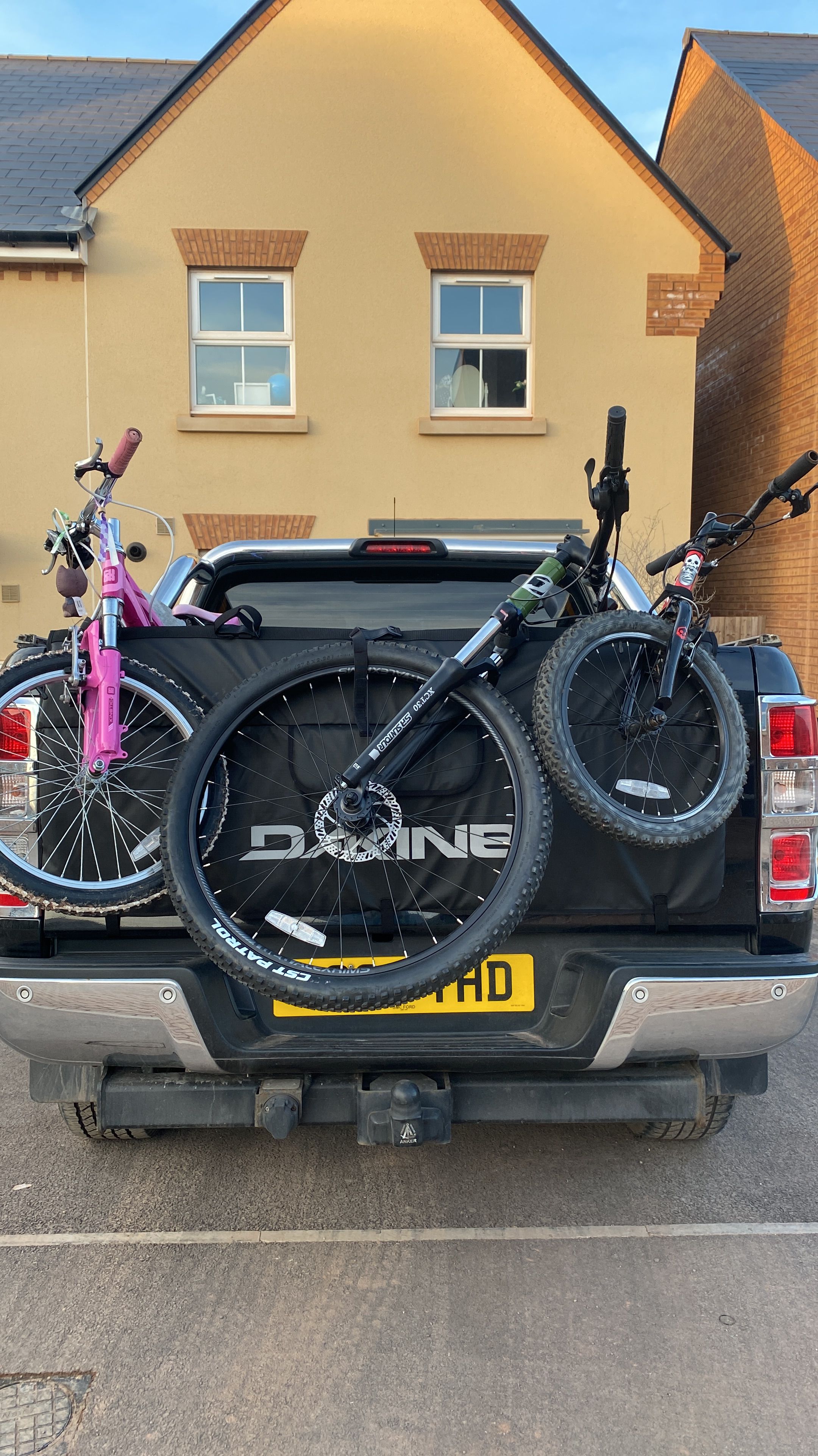 dakine tailgate cover