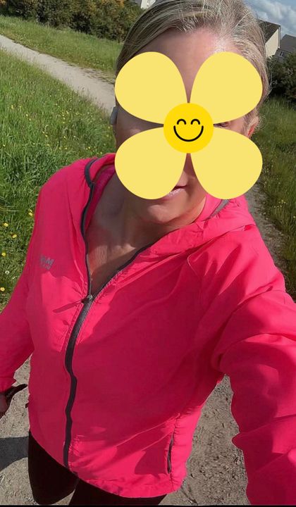 Ultra Packable Running Jacket - Neon Pink – Mac in a Sac