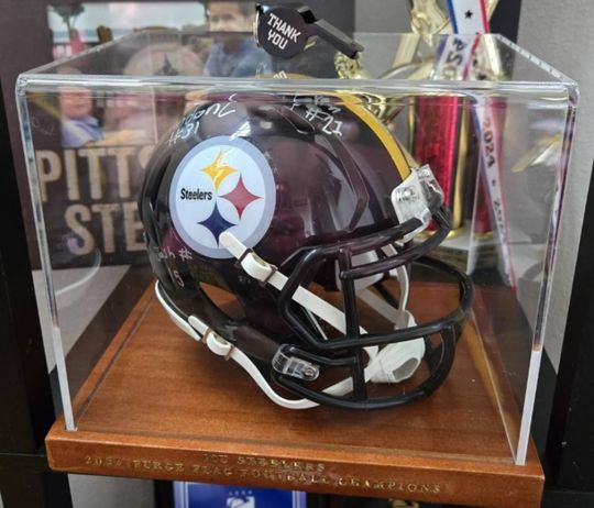 cheap football helmet cases Deluxe Acrylic Display Case it offers ample space for your cherished items Clear Acrylic Helmet Display Case