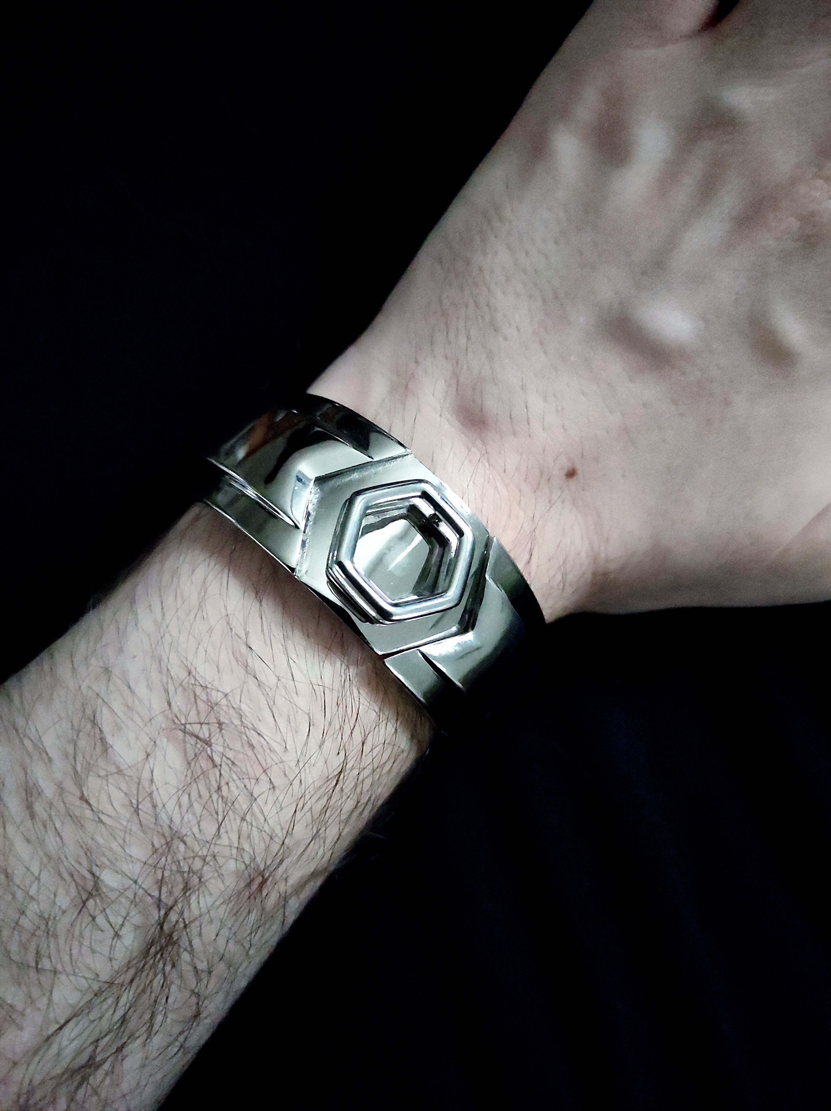 日本未販売【VITALY】ユニセックス strata ブレスレット Strata (Bracelet) – Vitaly
