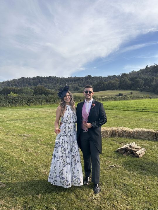 AMERI　LOUISE ART DRESS M Make it big this 𝐋𝐨𝐡𝐫𝐢!💛💙​ Dress in colours that celebrate