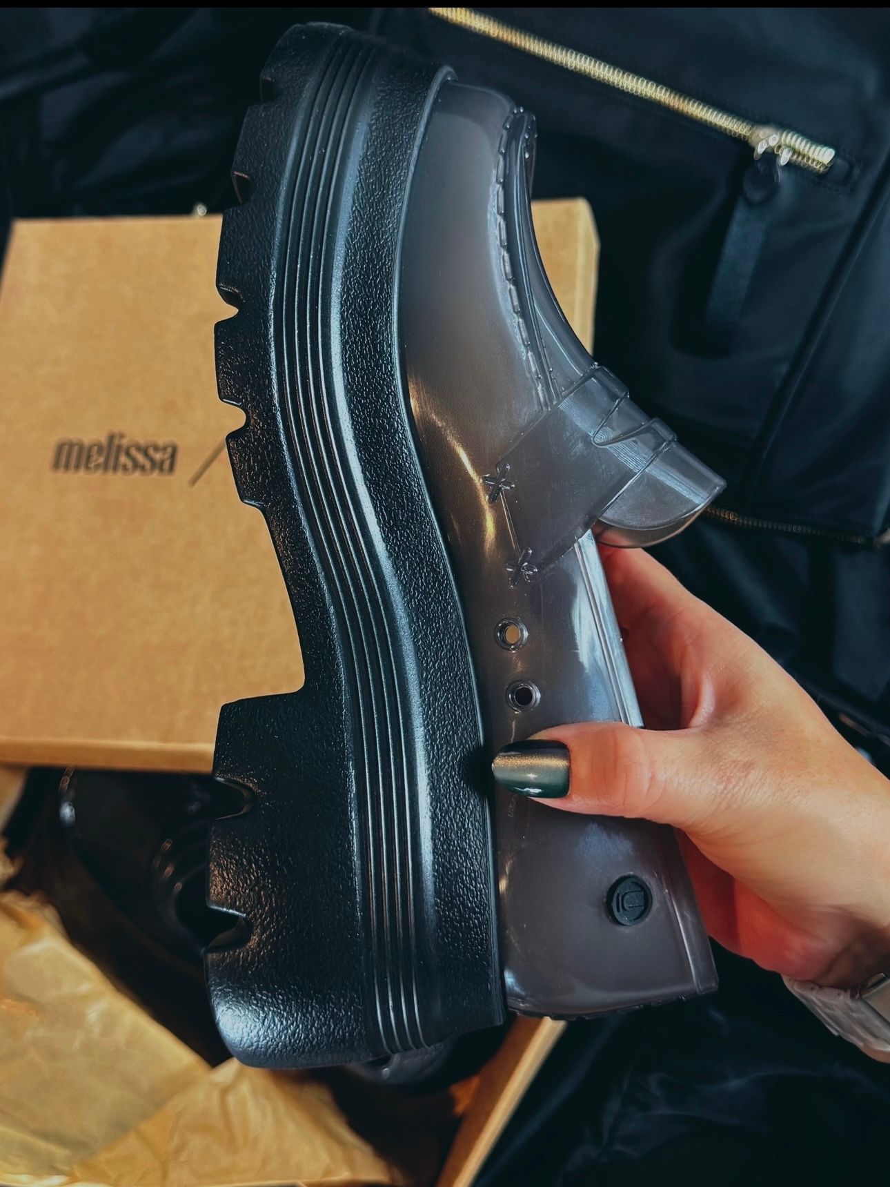 Melissa追跡付/送料込 歩き易い厚底プラットフォーム ベルベット 超軽量！Melissa プラットフォーム厚底サンダル (送料込/追跡付)