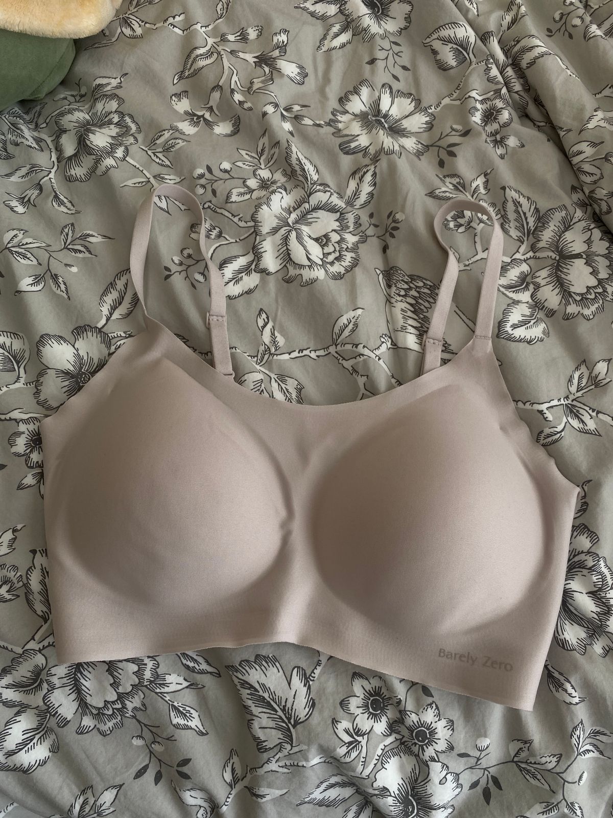 Barely Zero Spaghetti Strap Bra Red Gift Set – NEIWAI