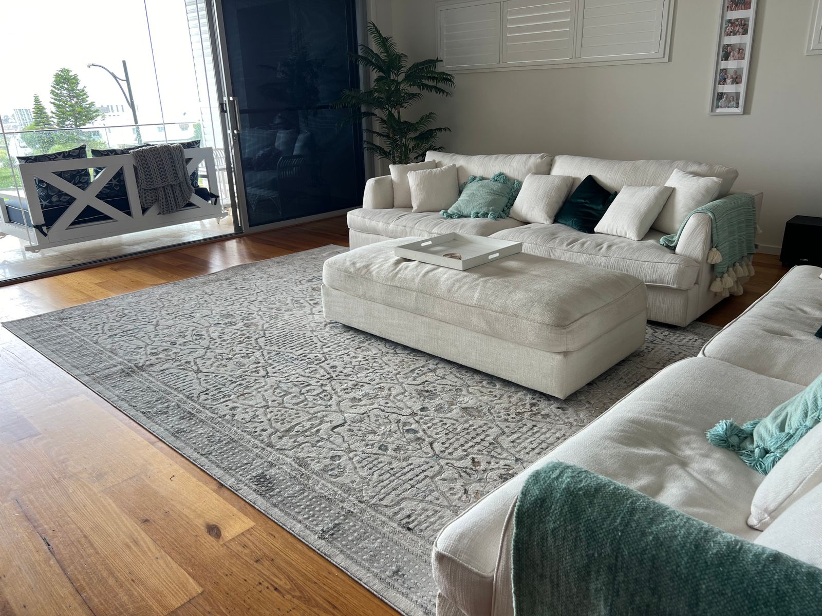 Pheobe Grey Cream And Blue Lustrous Traditional Rug