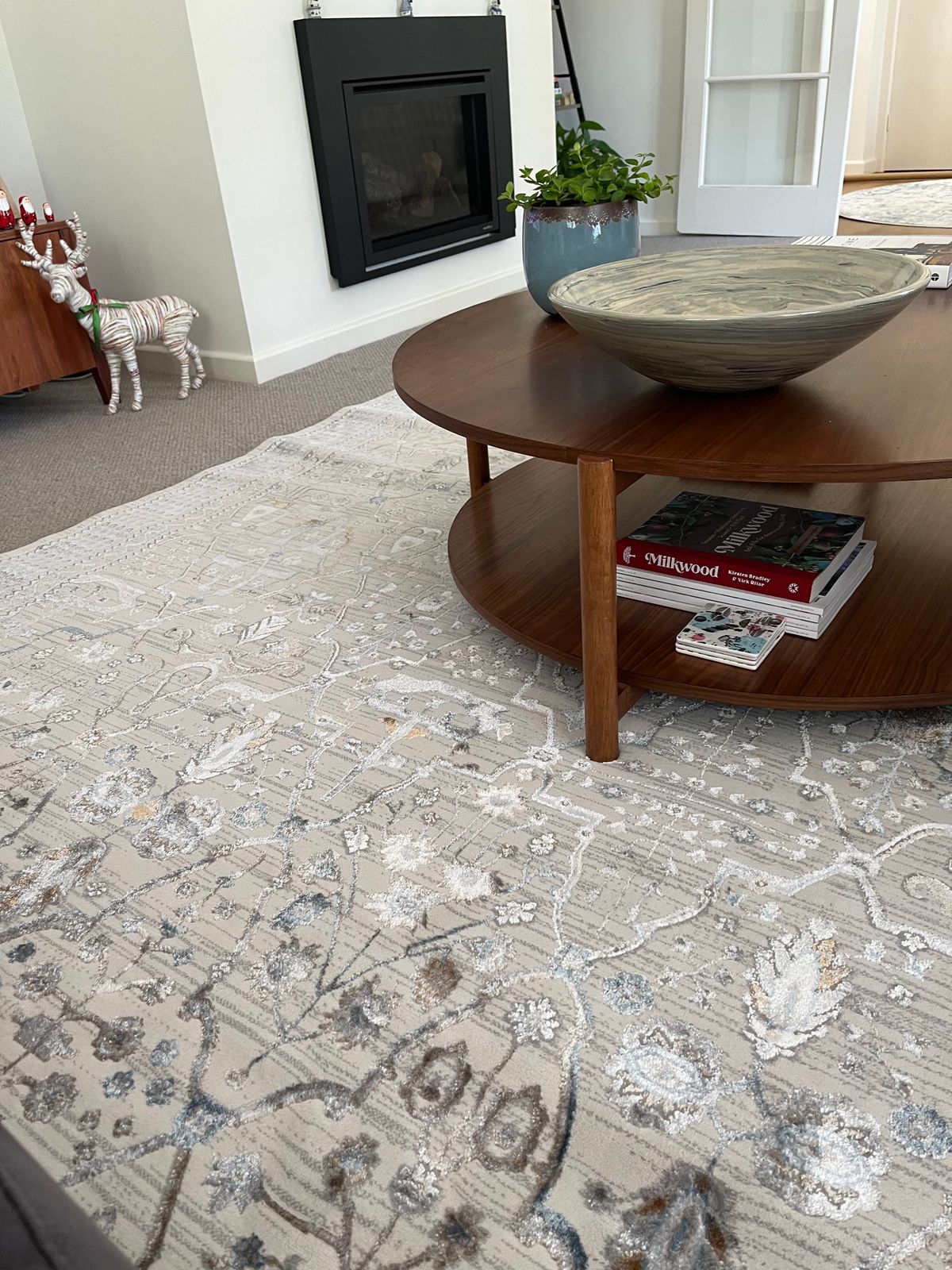 Pheobe Grey Cream And Blue Lustrous Traditional Rug
