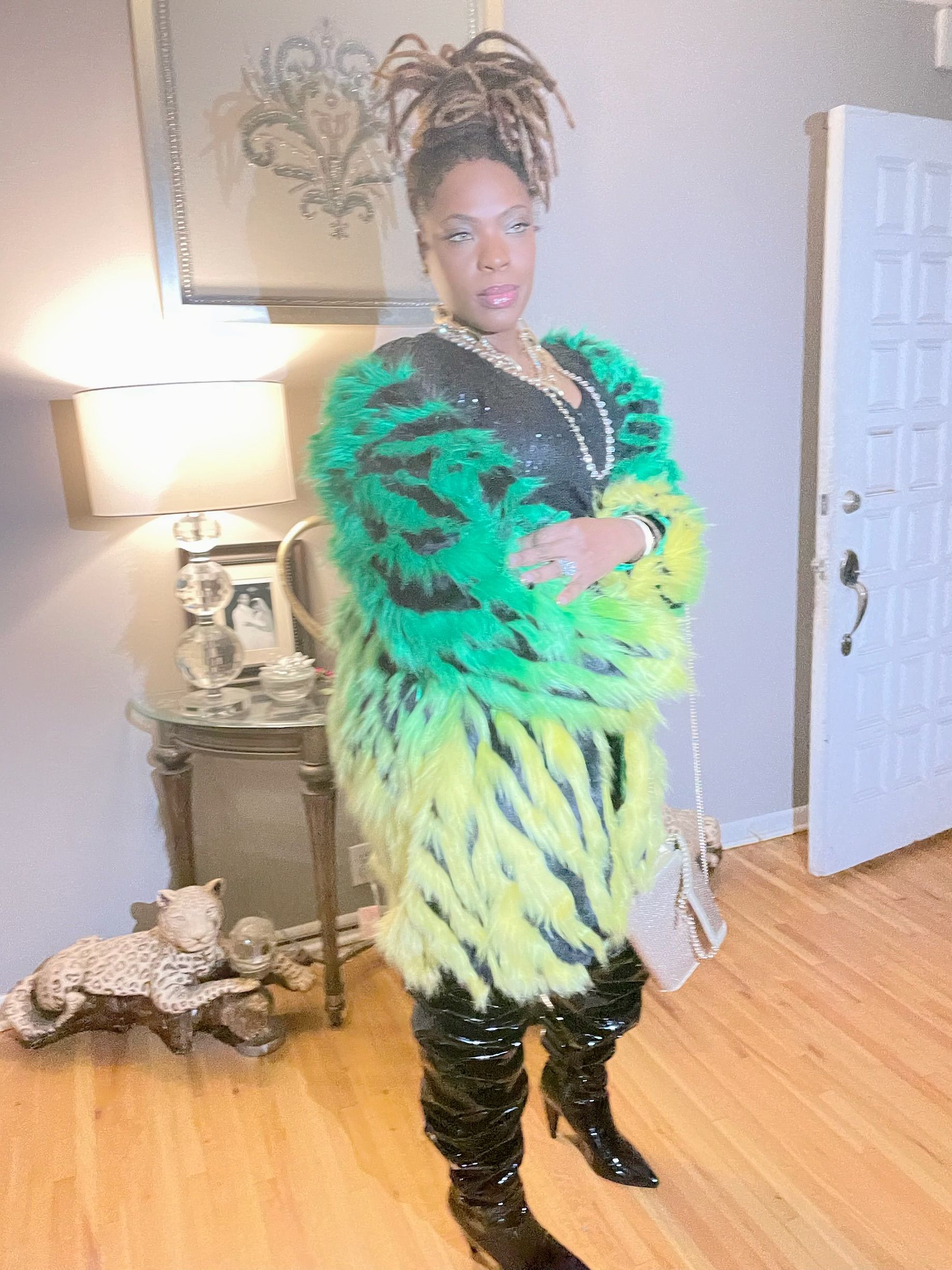 SOUND THE ALARM FAUX FUR COAT – AKIRA