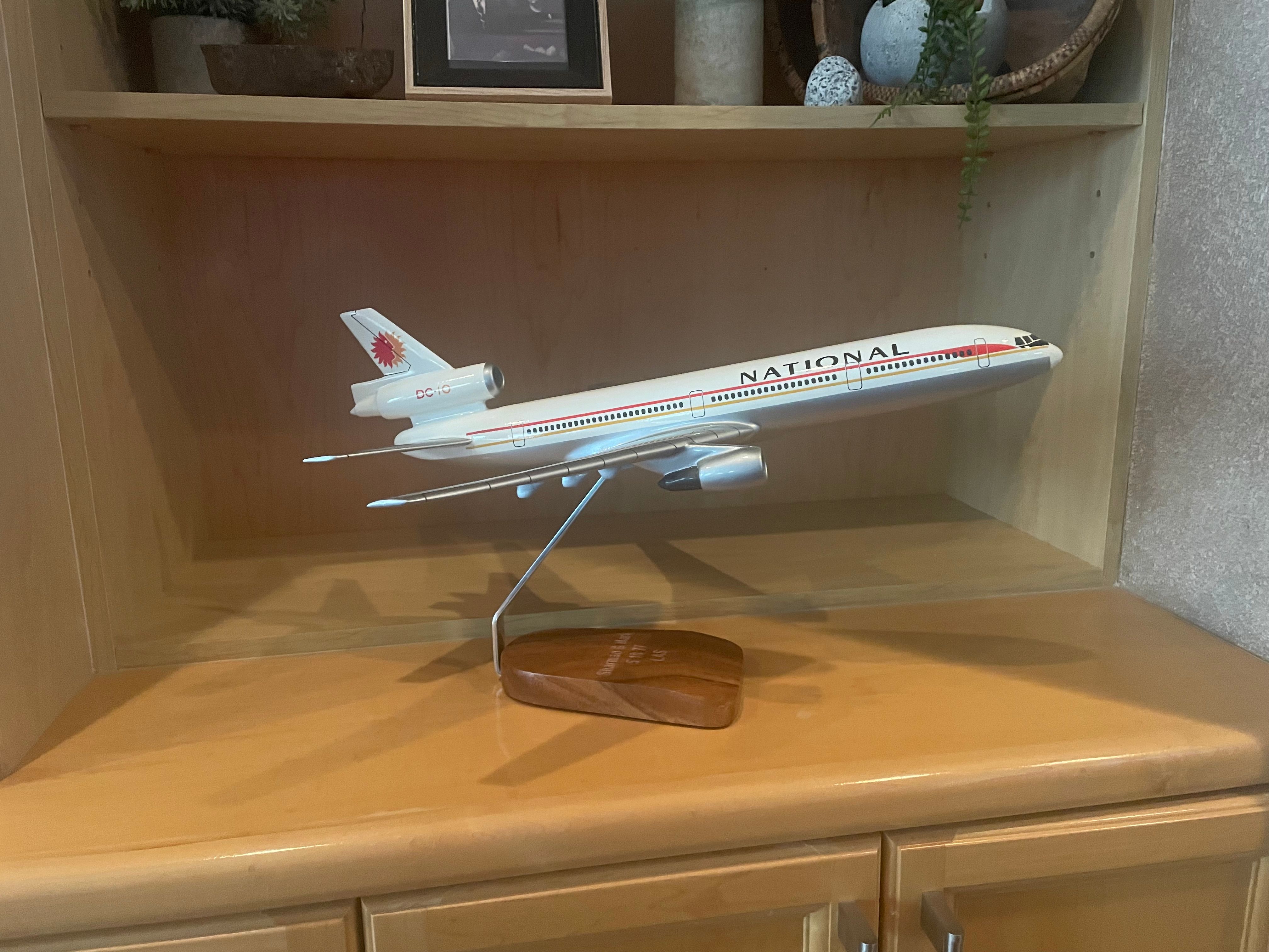 週末価格‼️1/200 CP Air DC-10 航空機モデル オレンジ 41oFdMaaUqL._UF350,350_QL50_.jpg