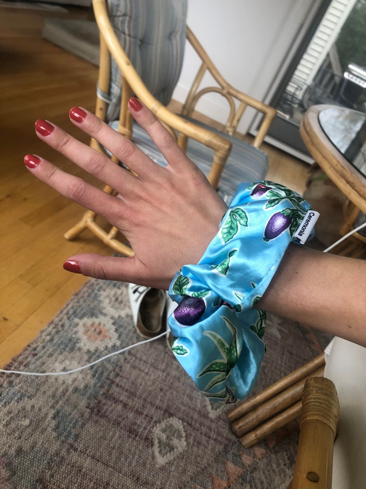 SCRUNCHIE WITH TRINKET MONARCHY MANIA main image 1