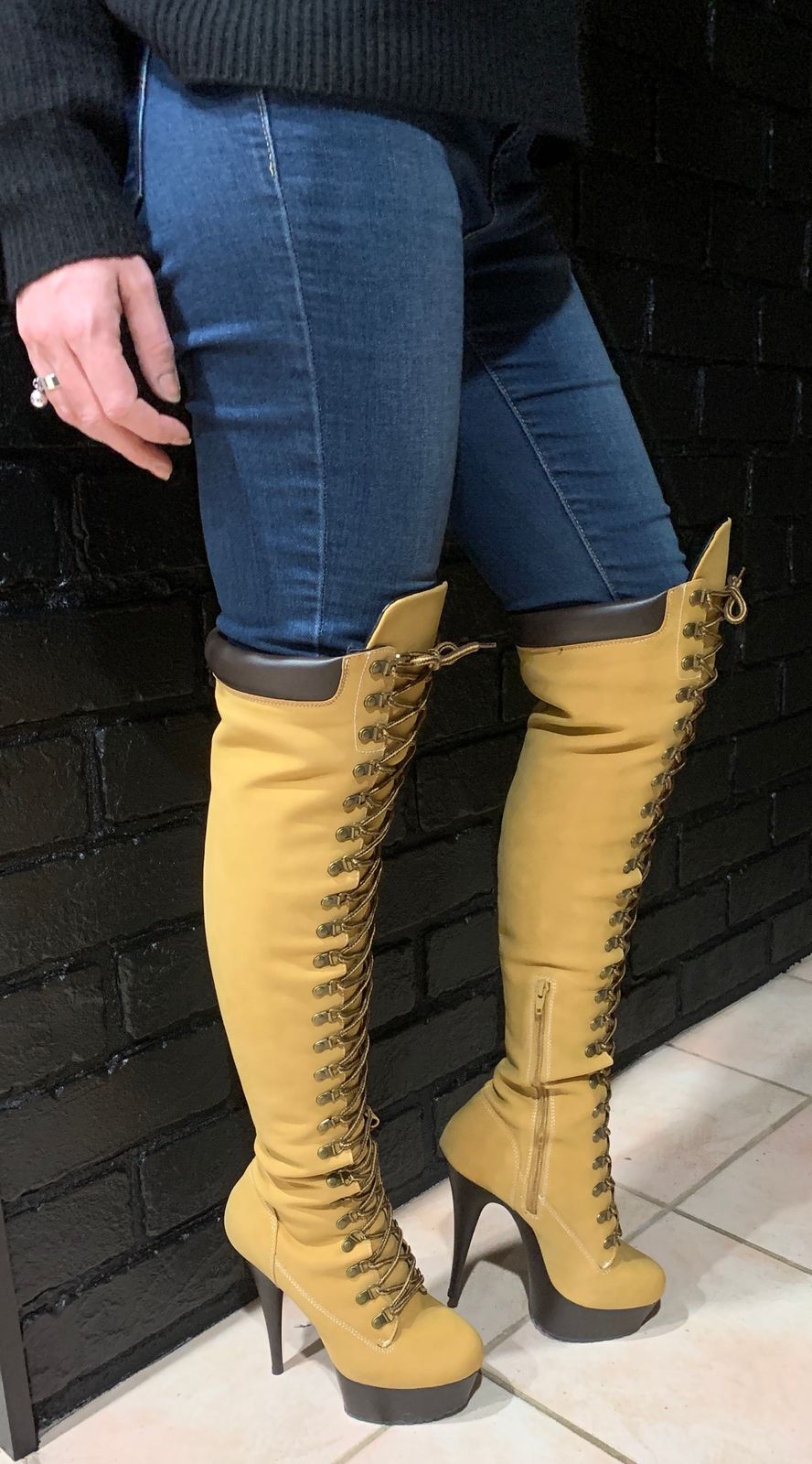 pleaser delight boots