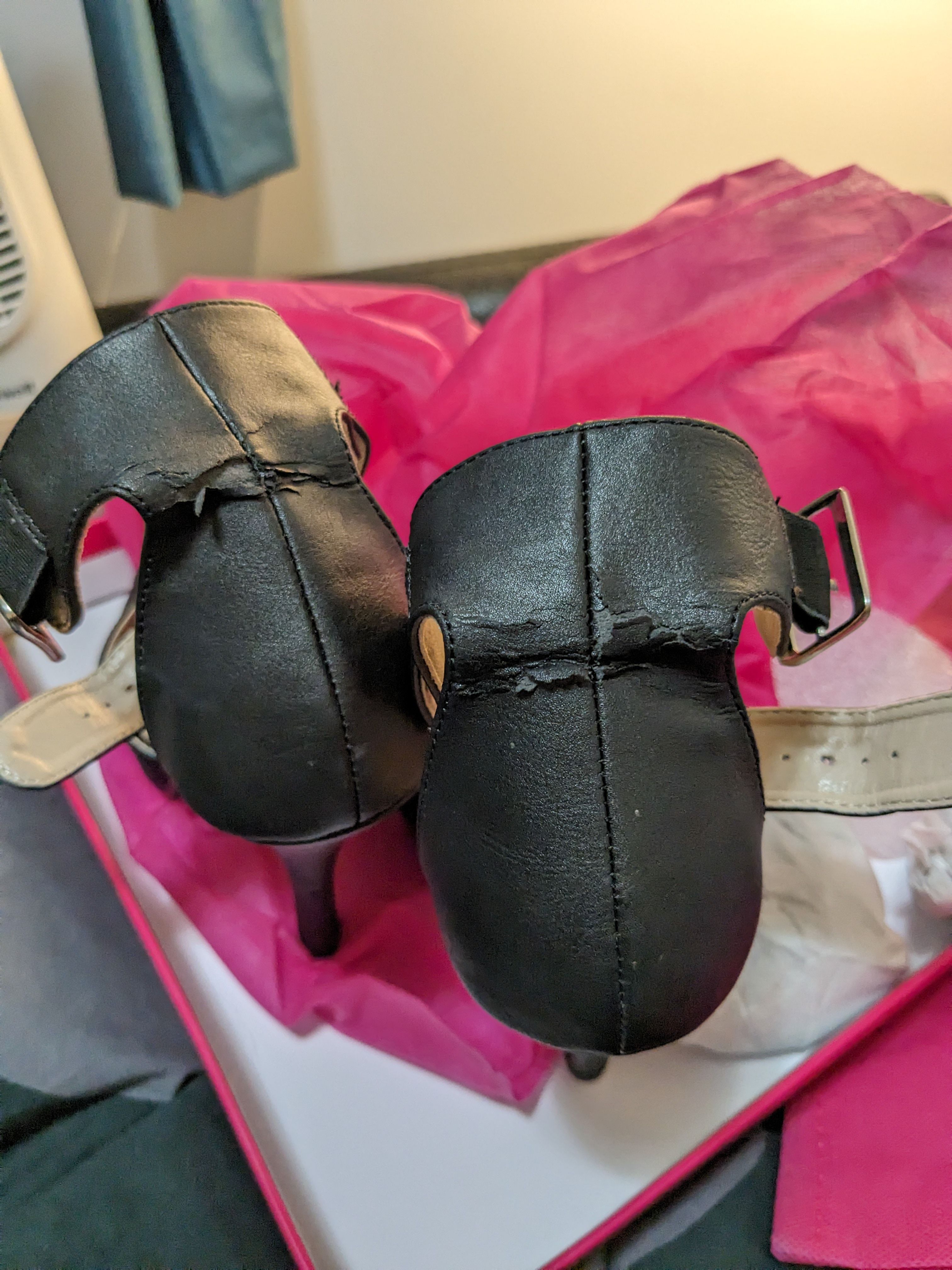 希少✨Swankiss EV laceup velour heels ブラック Swankiss（スワンキス）の「EV quilt bijou heels（パンプス