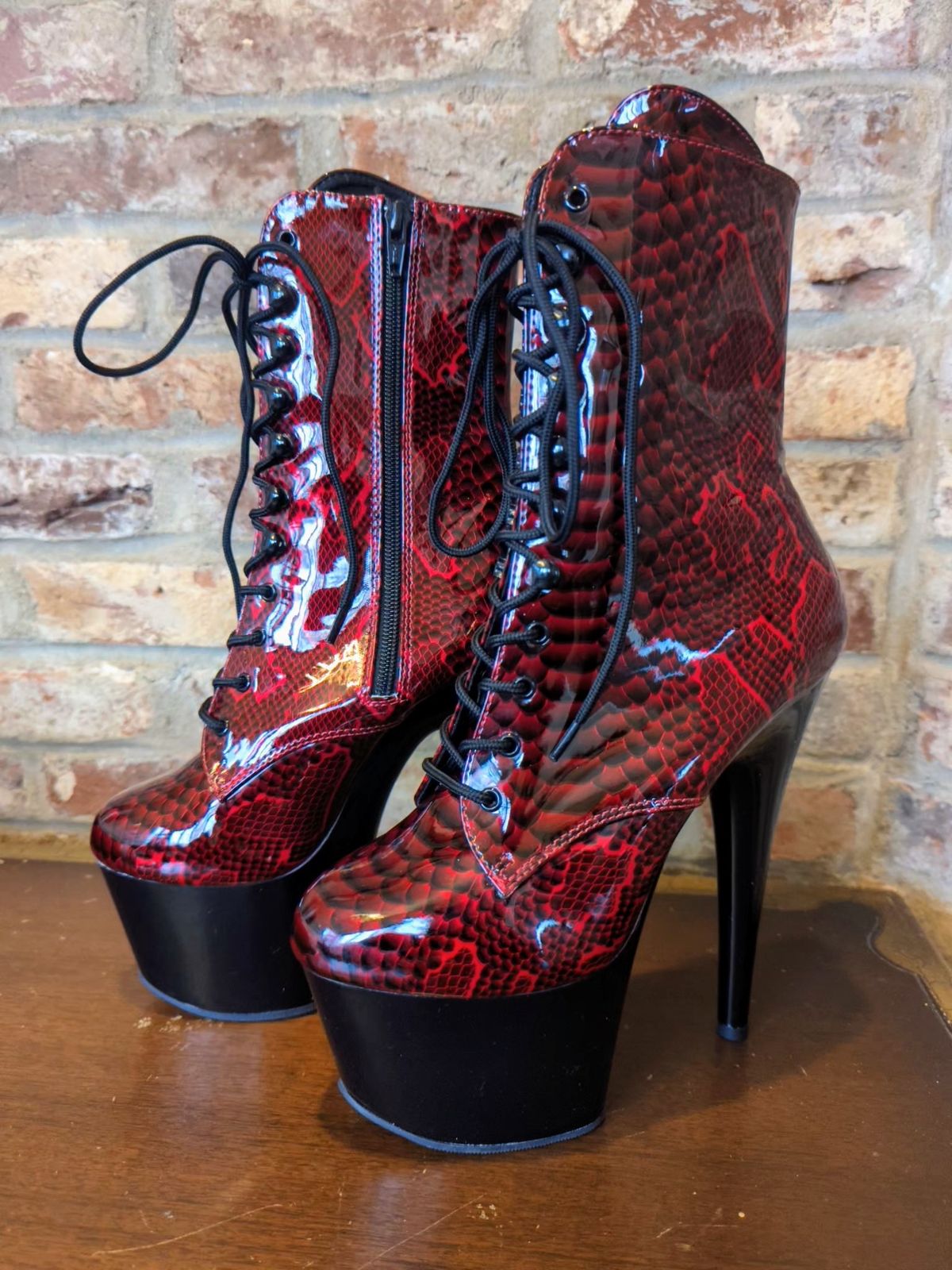Pleaser Adore-1020SP in Red/Black – Pleaser Shoes