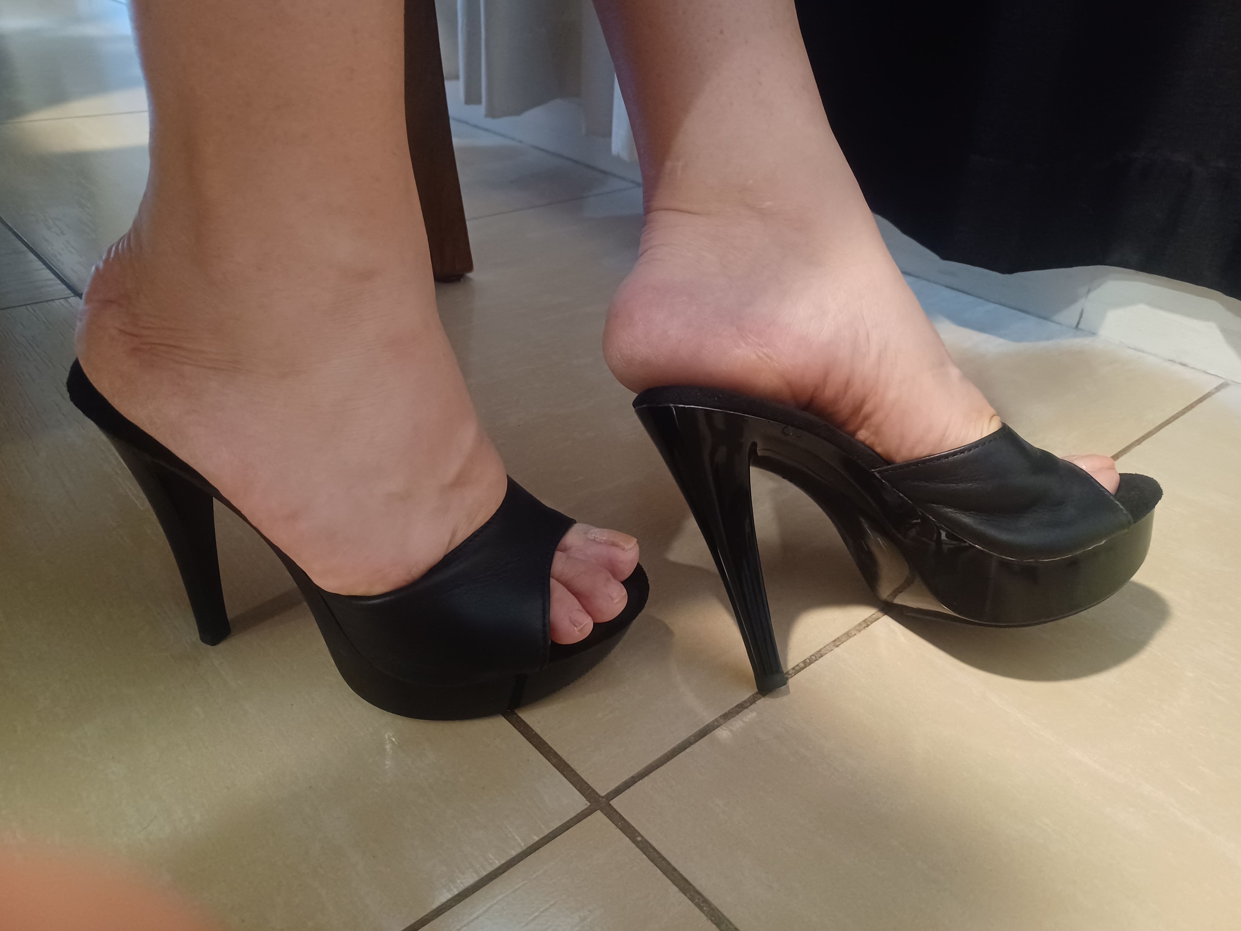 Fabulicious 大会用高ヒール Fabulicious Cocktail-501L in Black Leather – Pleaser Shoes