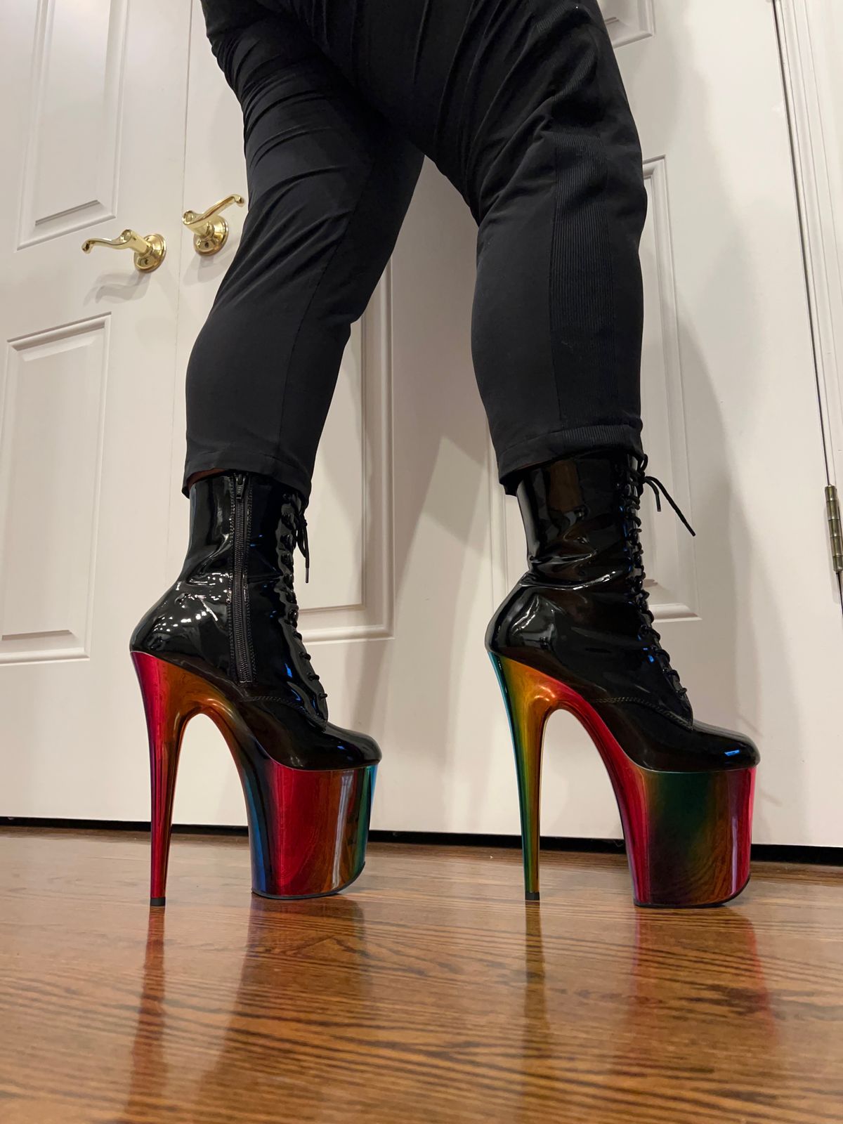 Pleaser(プリーザー) FLAMINGO-1020GWR ブーツ　黒 Pleaser Flamingo-1020BR-H in Black/Red – Pleaser Shoes