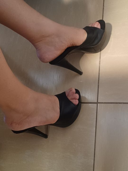 Fabulicious Cocktail-501L in Black Leather – Pleaser Shoes