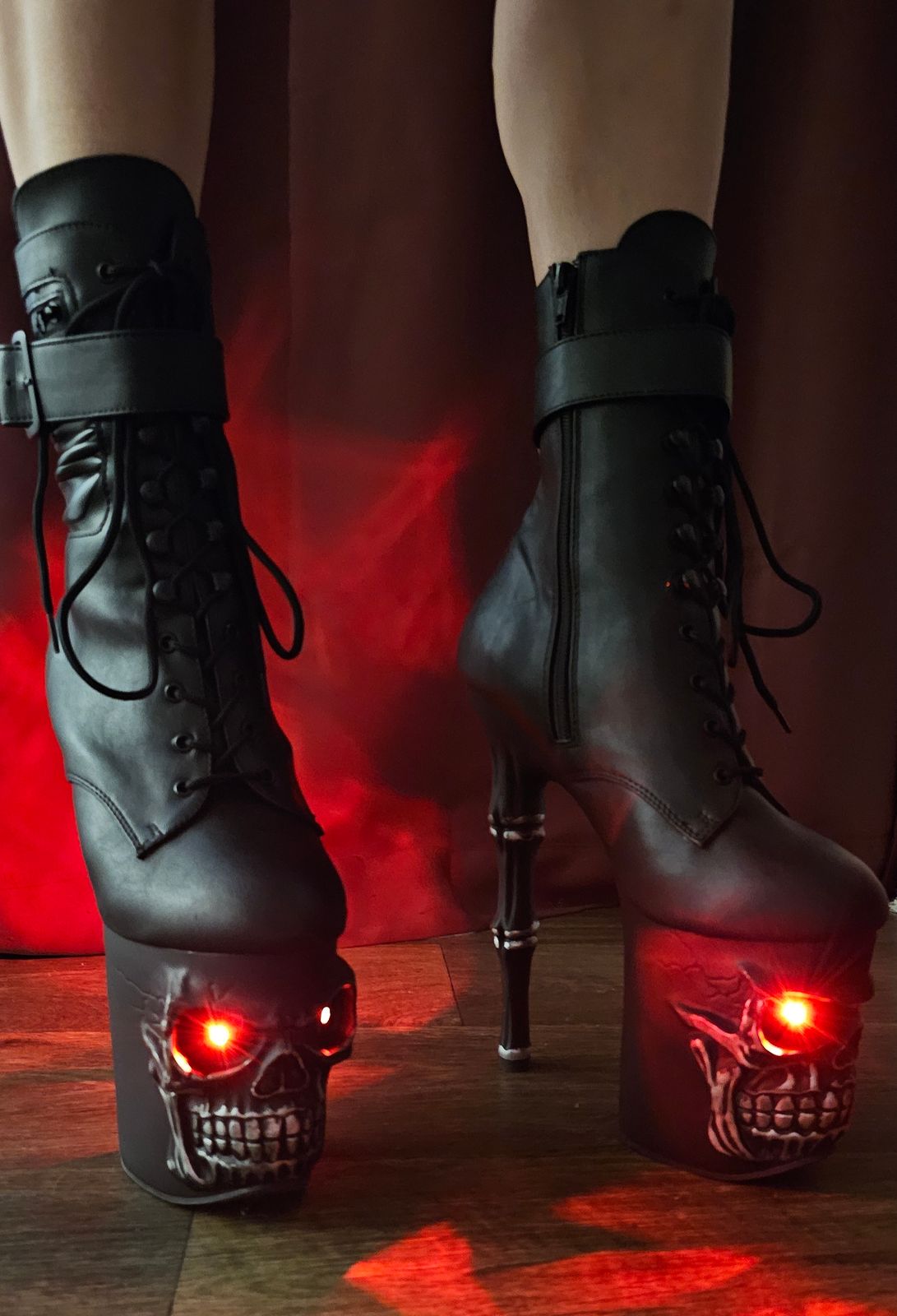 最終値下　Are You Different 約6万で購入　刺繍ベルベット Pleaser Rapture-1020STR-LT in Black Vegan Leather/Black