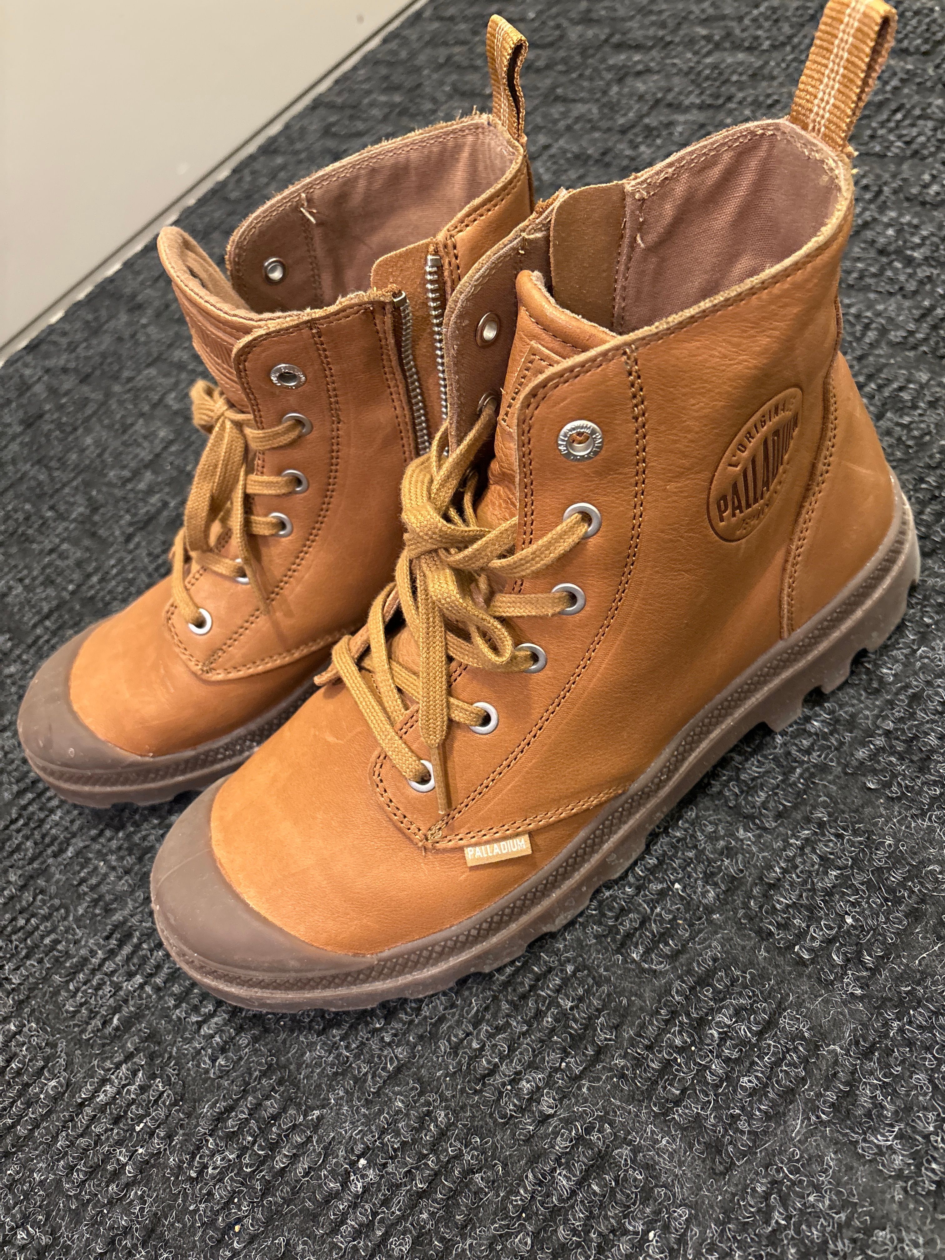 76888-252-M | Pampa Hi Zip LTH ESS | Dear Brown - Palladium