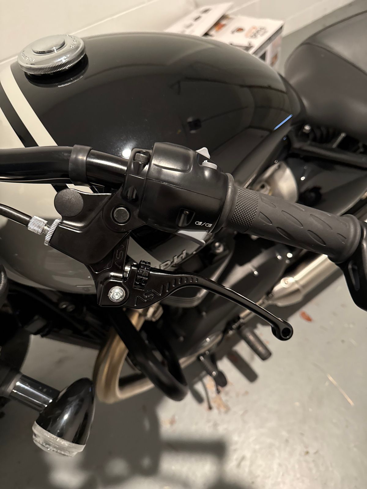 thumbnail interactive-video image 1 of ASV F3 Unbreakable Folding Shorty Front Brake Lever – Black – Suzuki DRZ/RM/RMZ 1 of 5