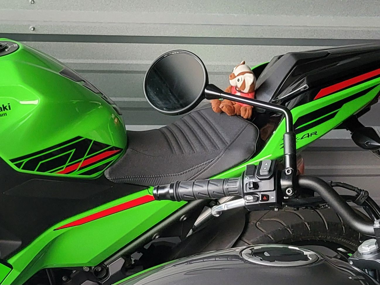 スポーツバッグ 41D5uh6Rv9L._AC_SY200_QL15_.jpg
