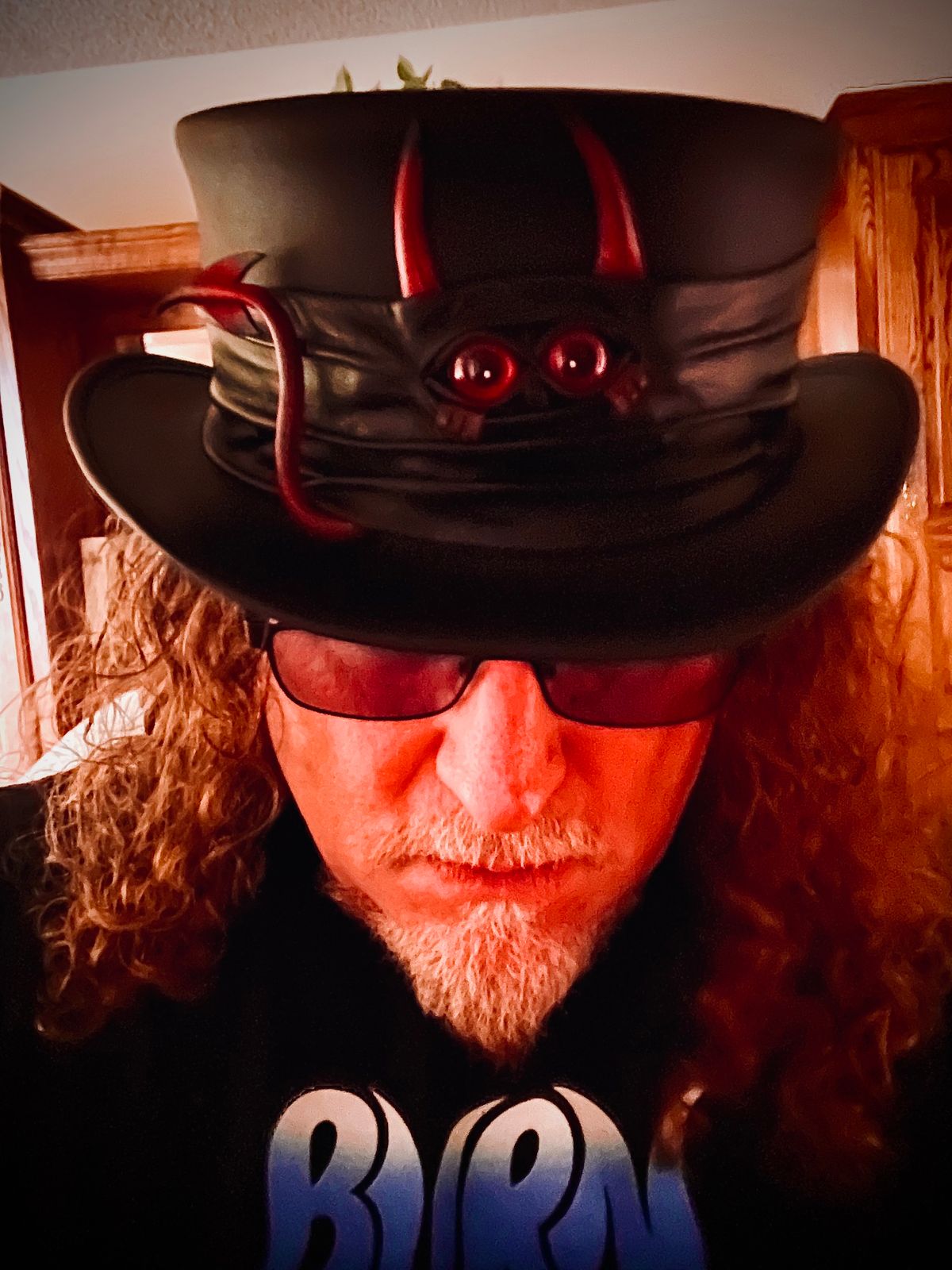 ハチもどきHAT Marlow Lil Evil | Mens Leather Top Hat with Lil Evil Hat