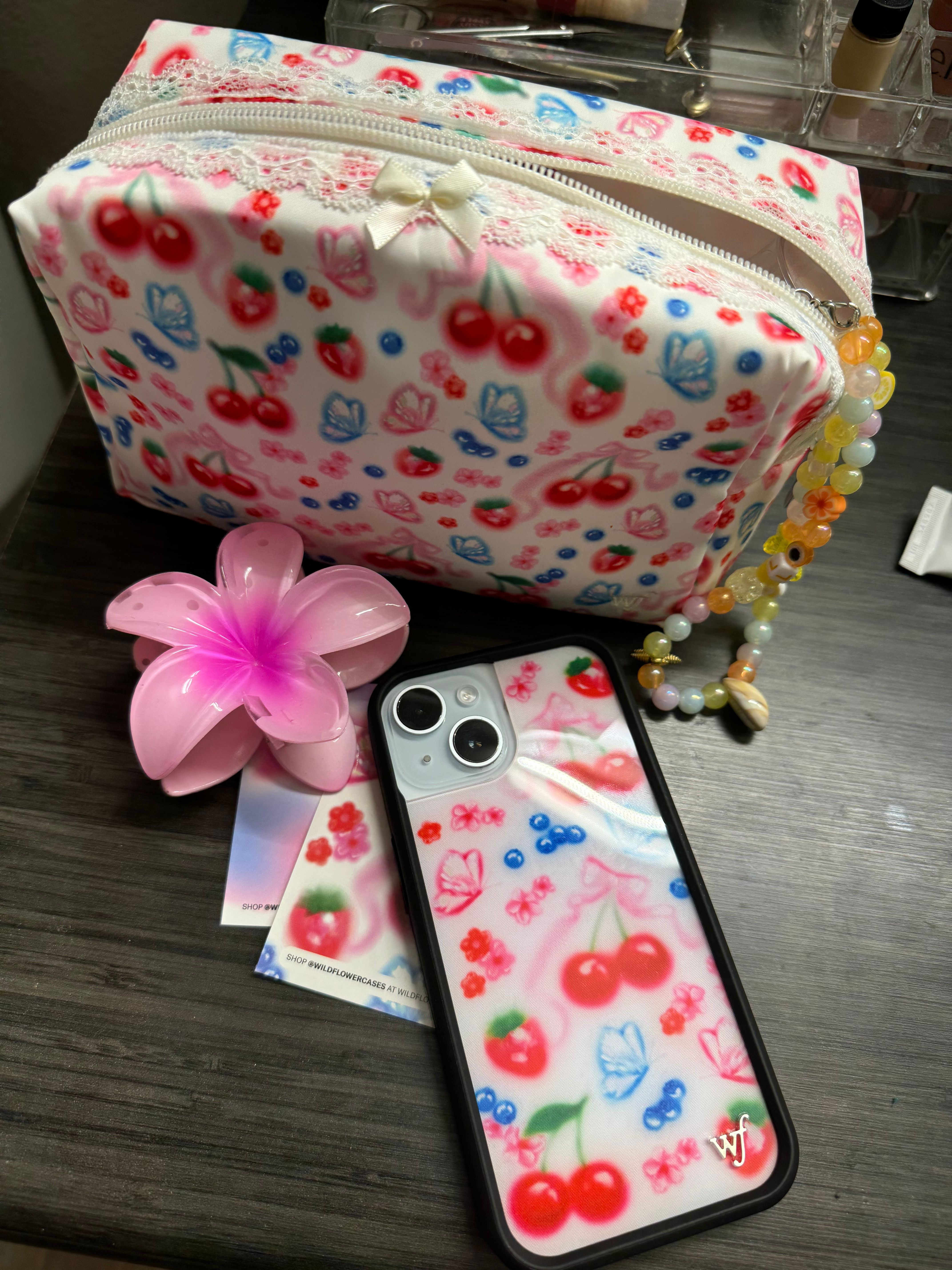 ★追跡&関税込【WILDFLOWER】iPad Pro Folio/Sweet Cherries Sweet Cherries iPad Pro FolioiPad Folio 11