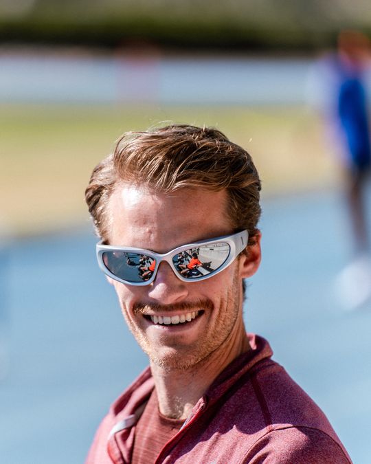 Y2Skate Metallic Silver – Futuristic Wrap-Around Sunglasses