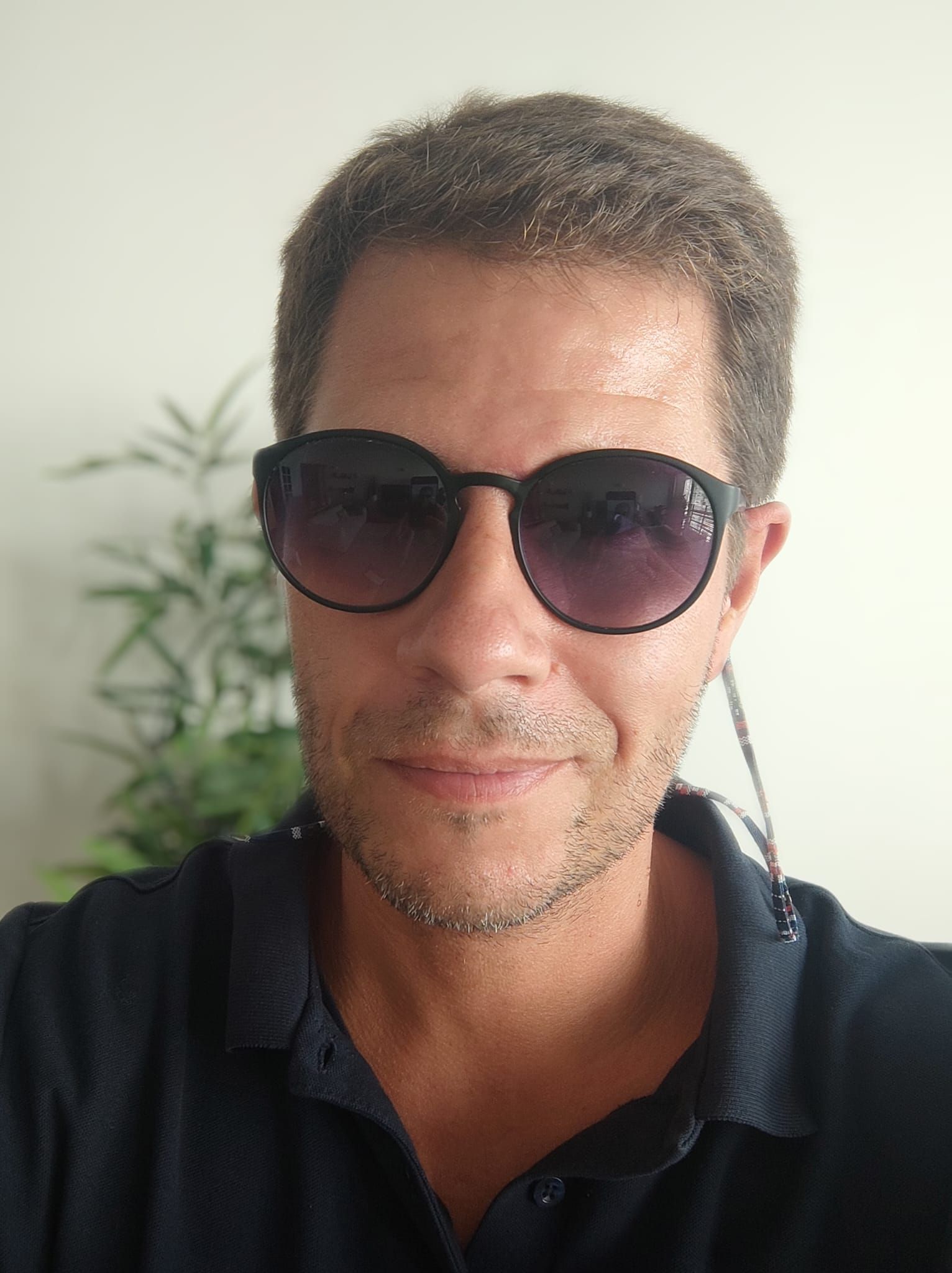 Le Specs Swizzle Matte Black Uni-Sex Round Sunglasses