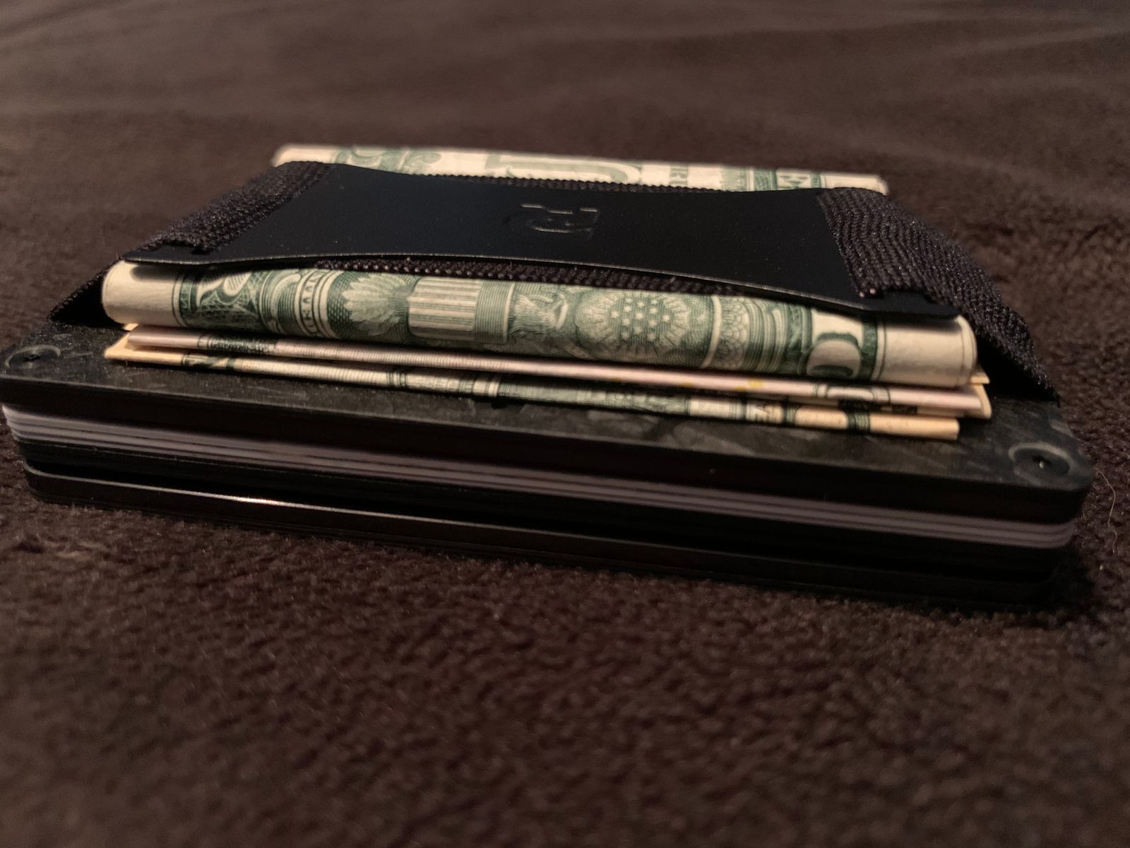 The Ridge Wallet Carbon Fiber the-ridge-wallet-carbon-fiber
