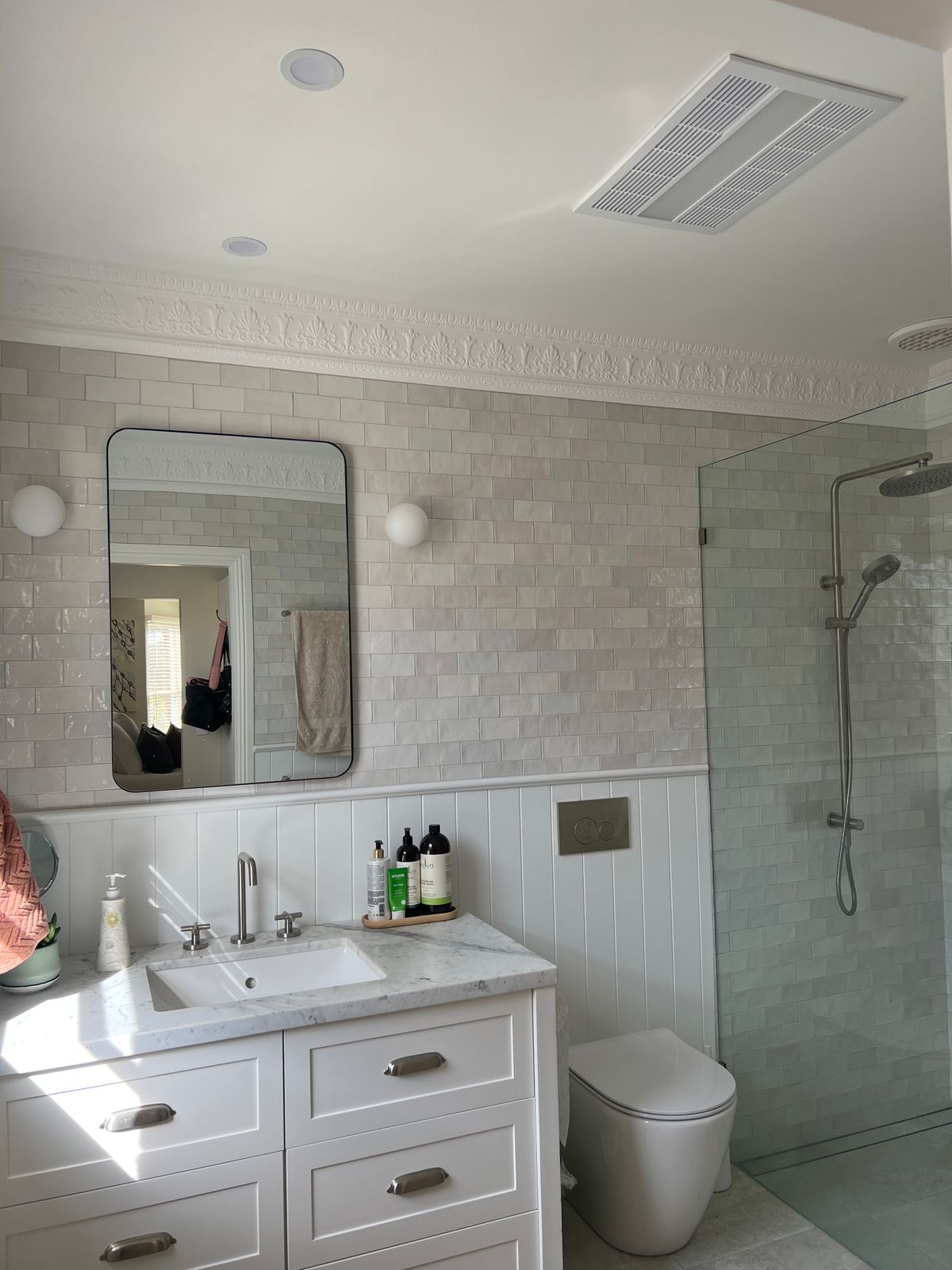 SAH31WH | SAH31BL Sahara Bathroom 4 In 1 Exhaust Fan - The Lighting Outlet