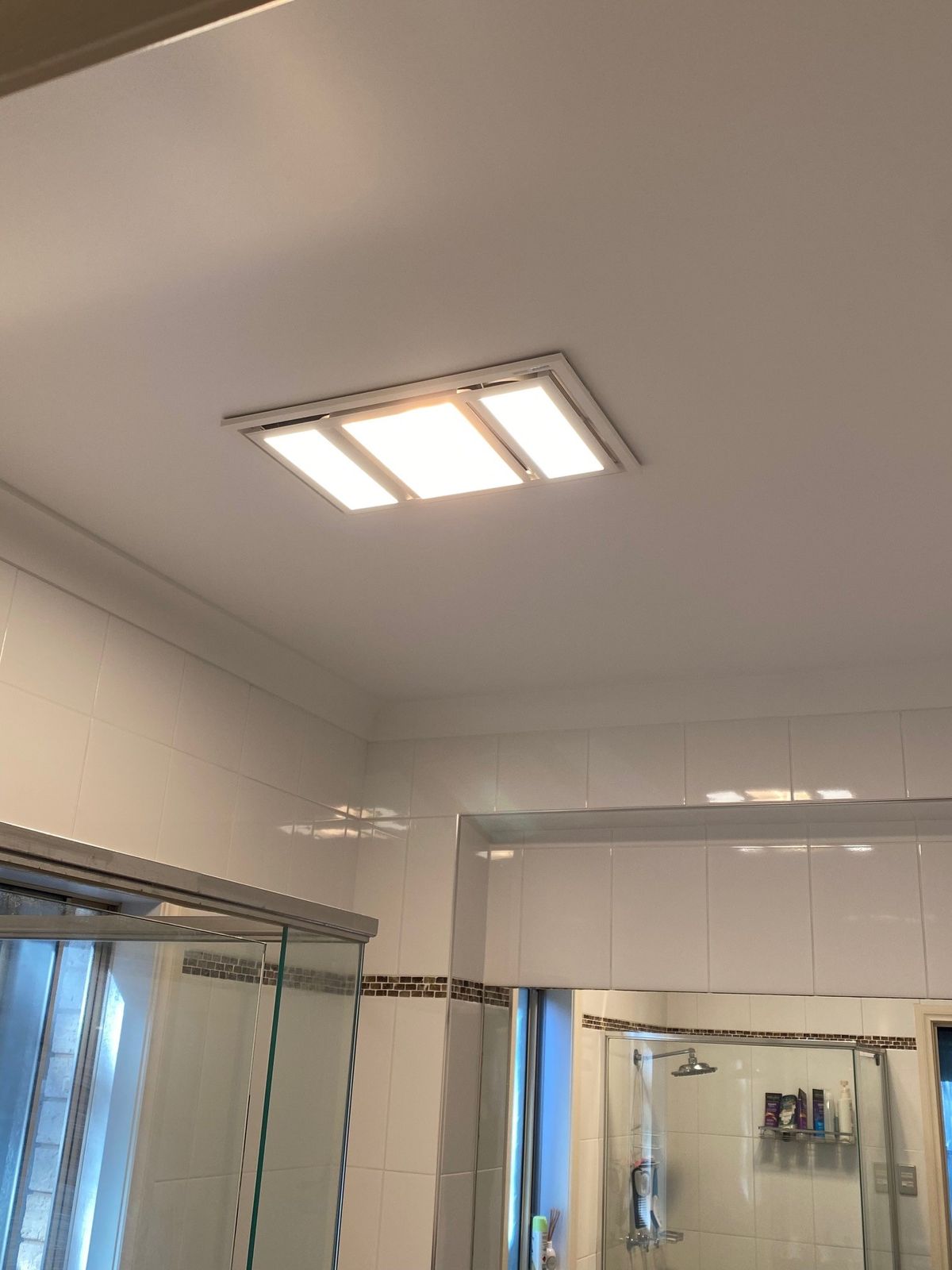 500m³/h Airflow 3-in-1 Bathroom Heater CCT LED Light in Black, Silver ...