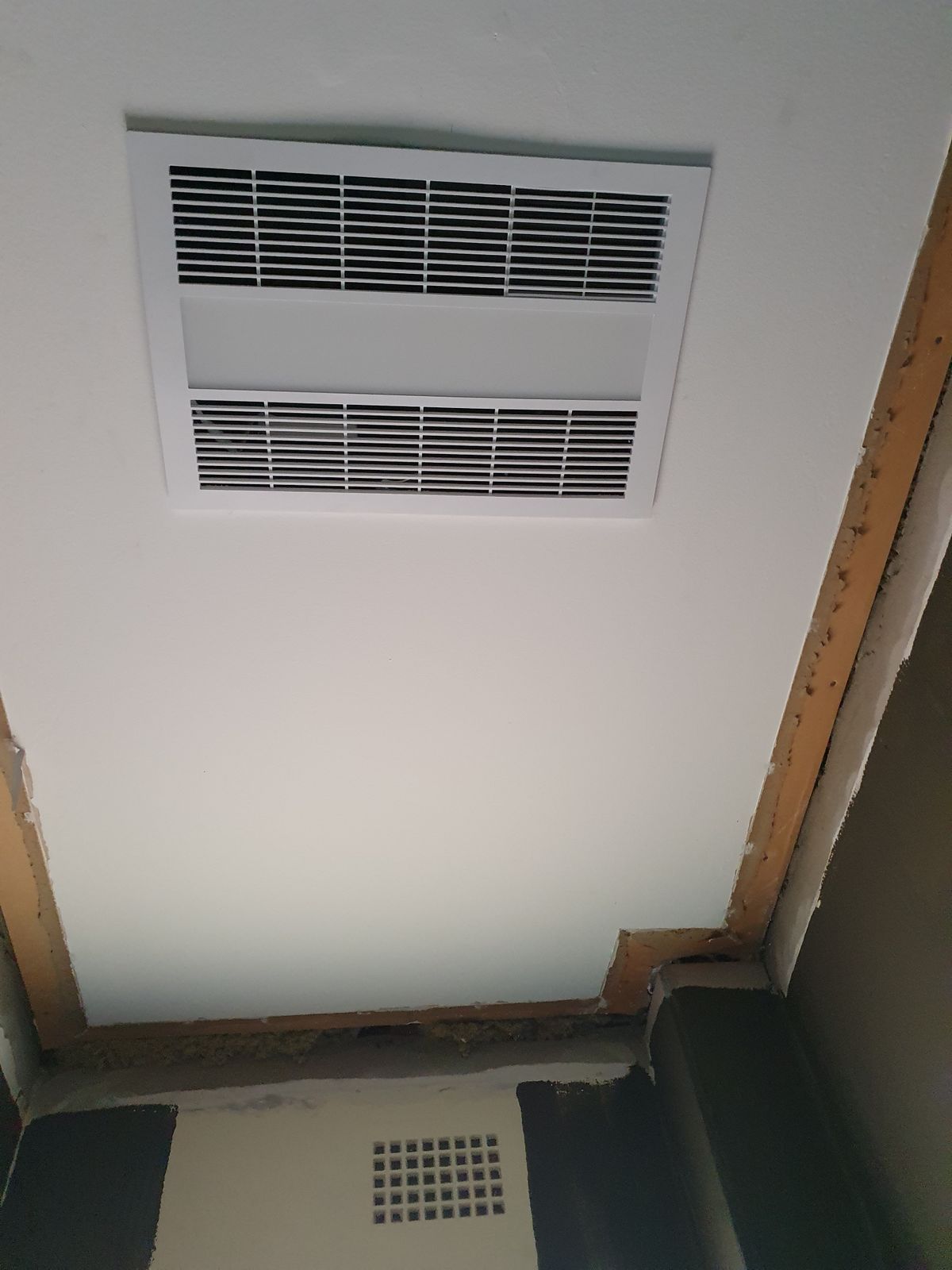 Ventair Sahara 4 in 1 Bathroom Heat/Cool/Exhaust Fan (SAH31WH, SAH31BL) The Lighting Outlet NZ