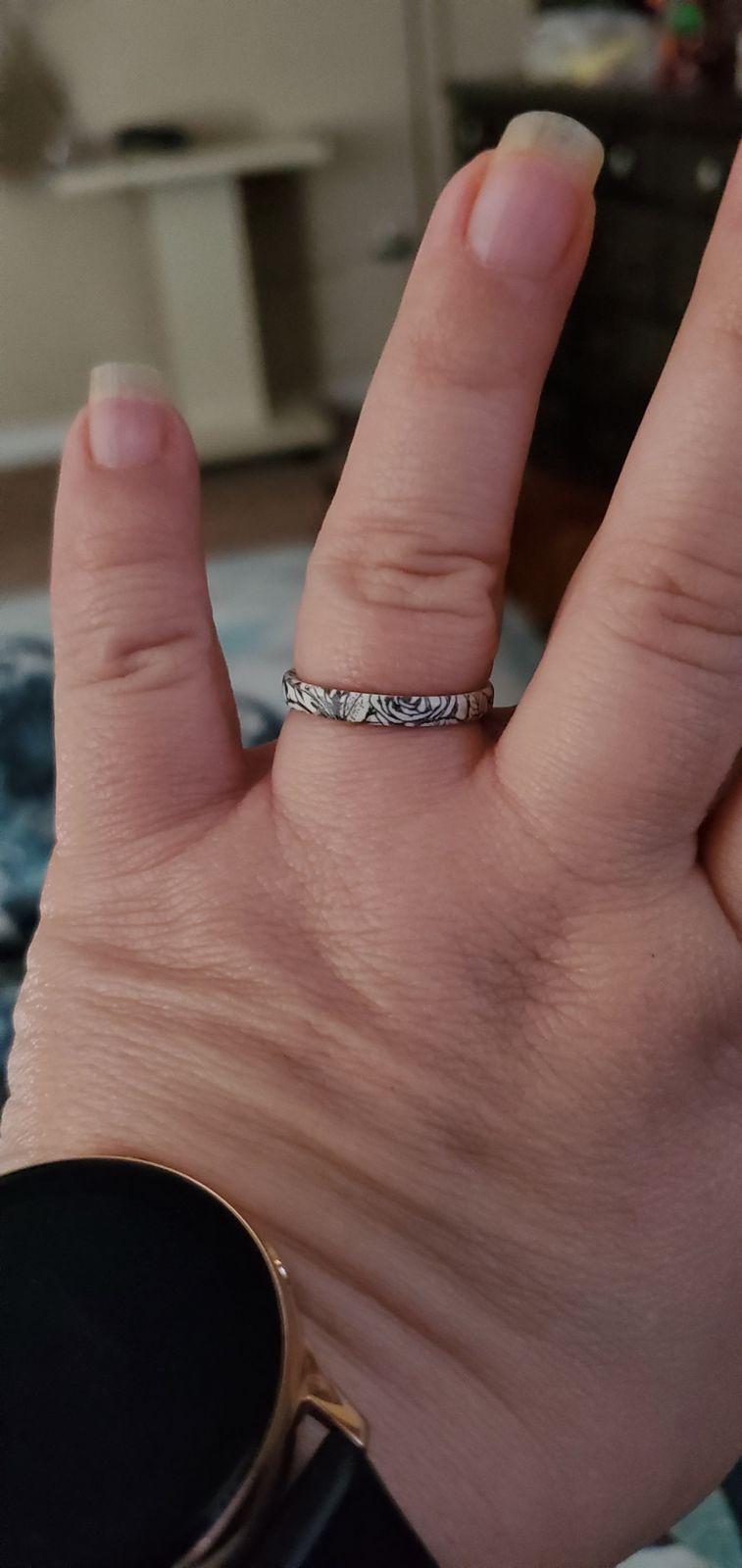 Stackable Womens Air Rose patterned wedding rings from Groove Life