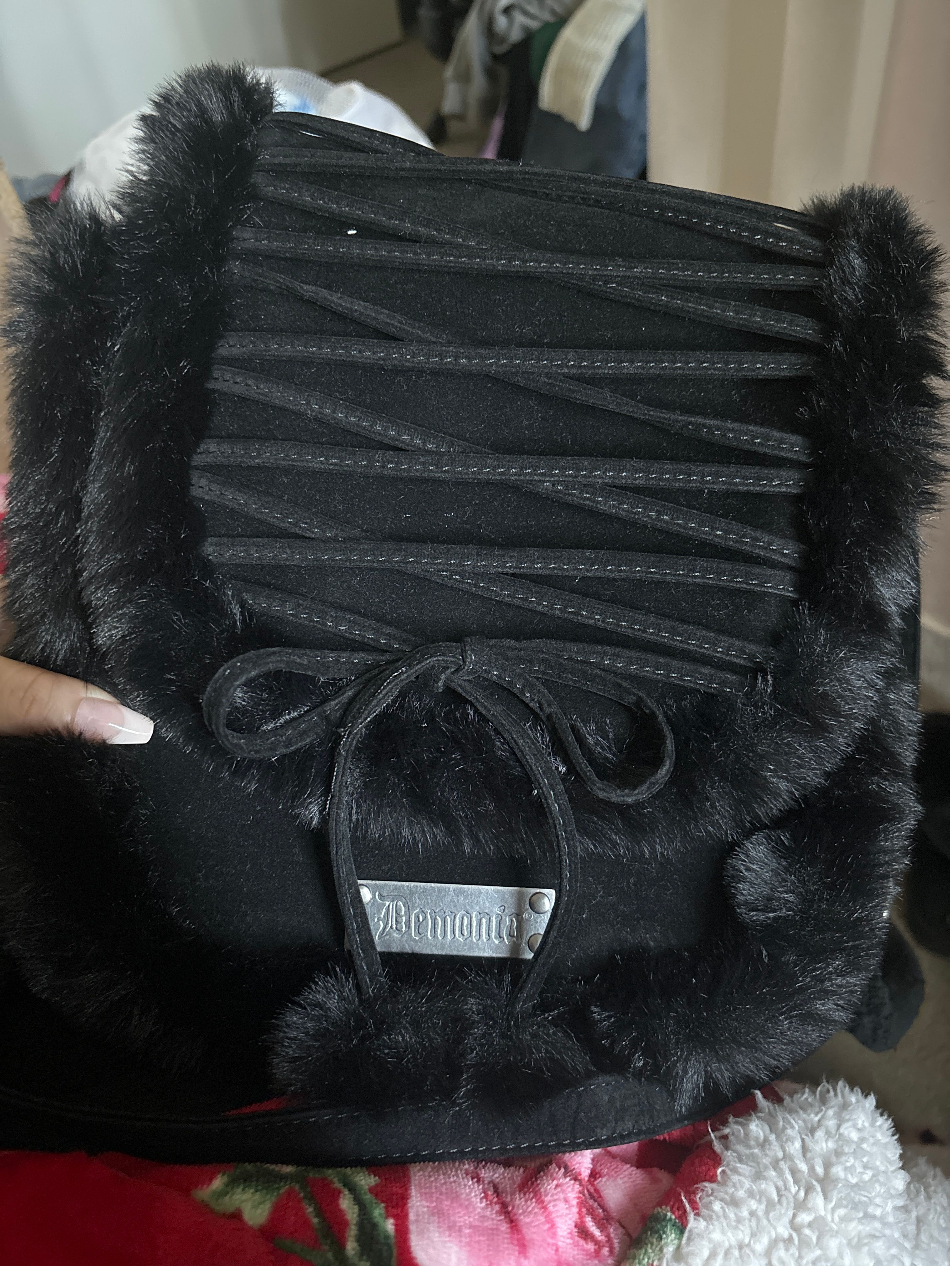 【mnem】Fur Knot Big Crossbody Bag 6aac3042-ae02-4498-b8e3-