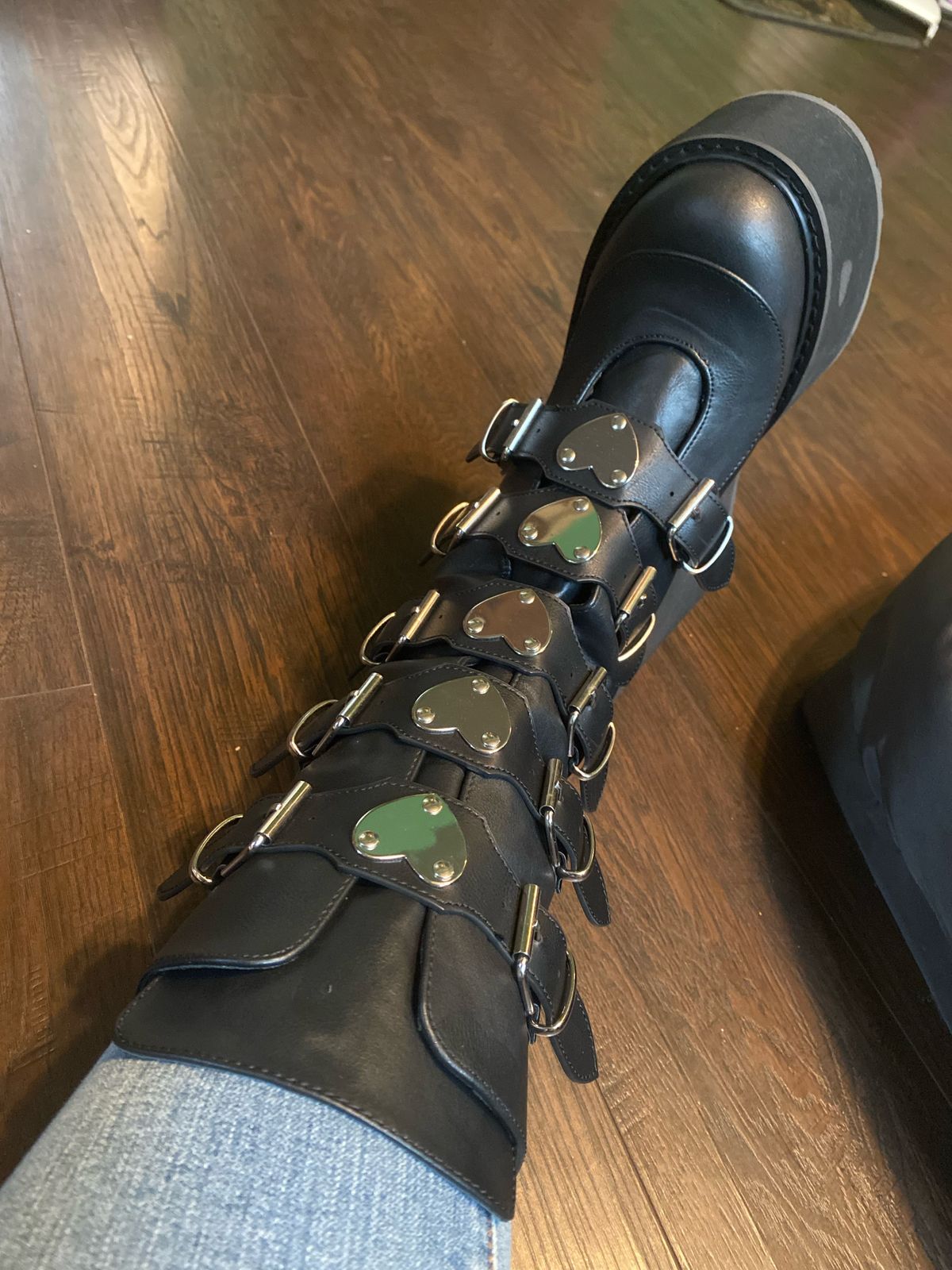 demonia swing 230 pink