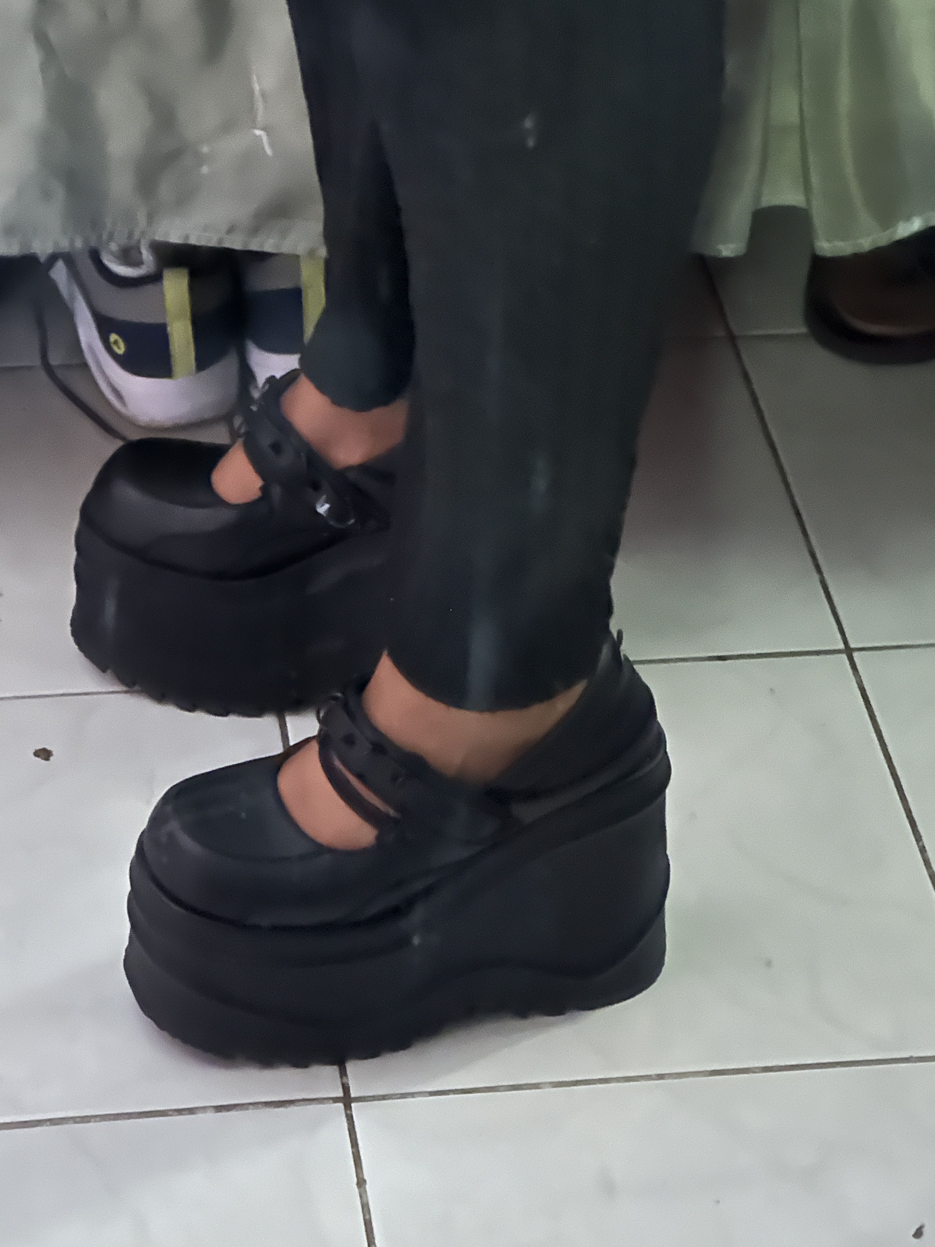 靴 Ameri WAVE CUTTING PUMPS DEMONIA 