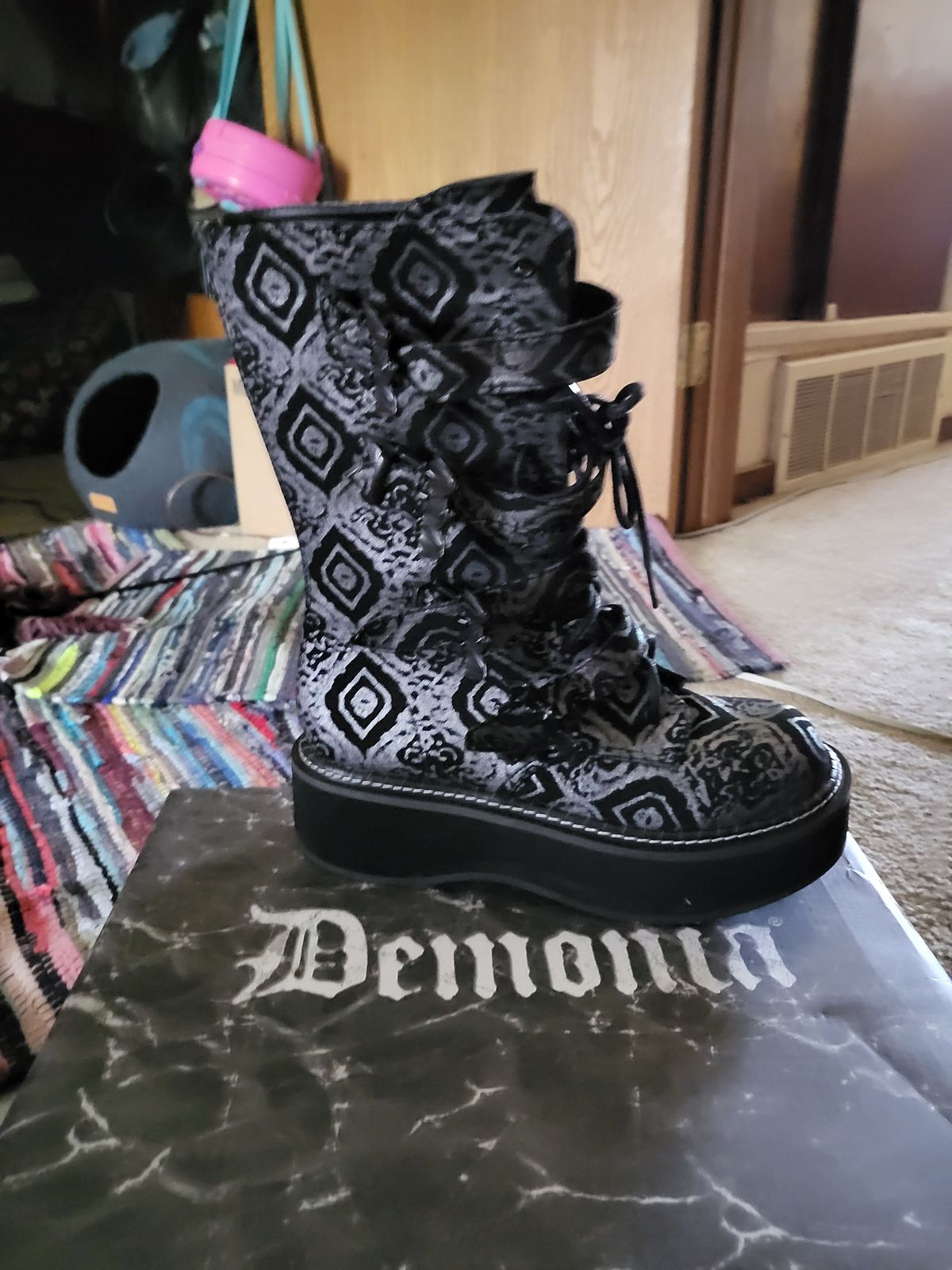 DEMONIA 