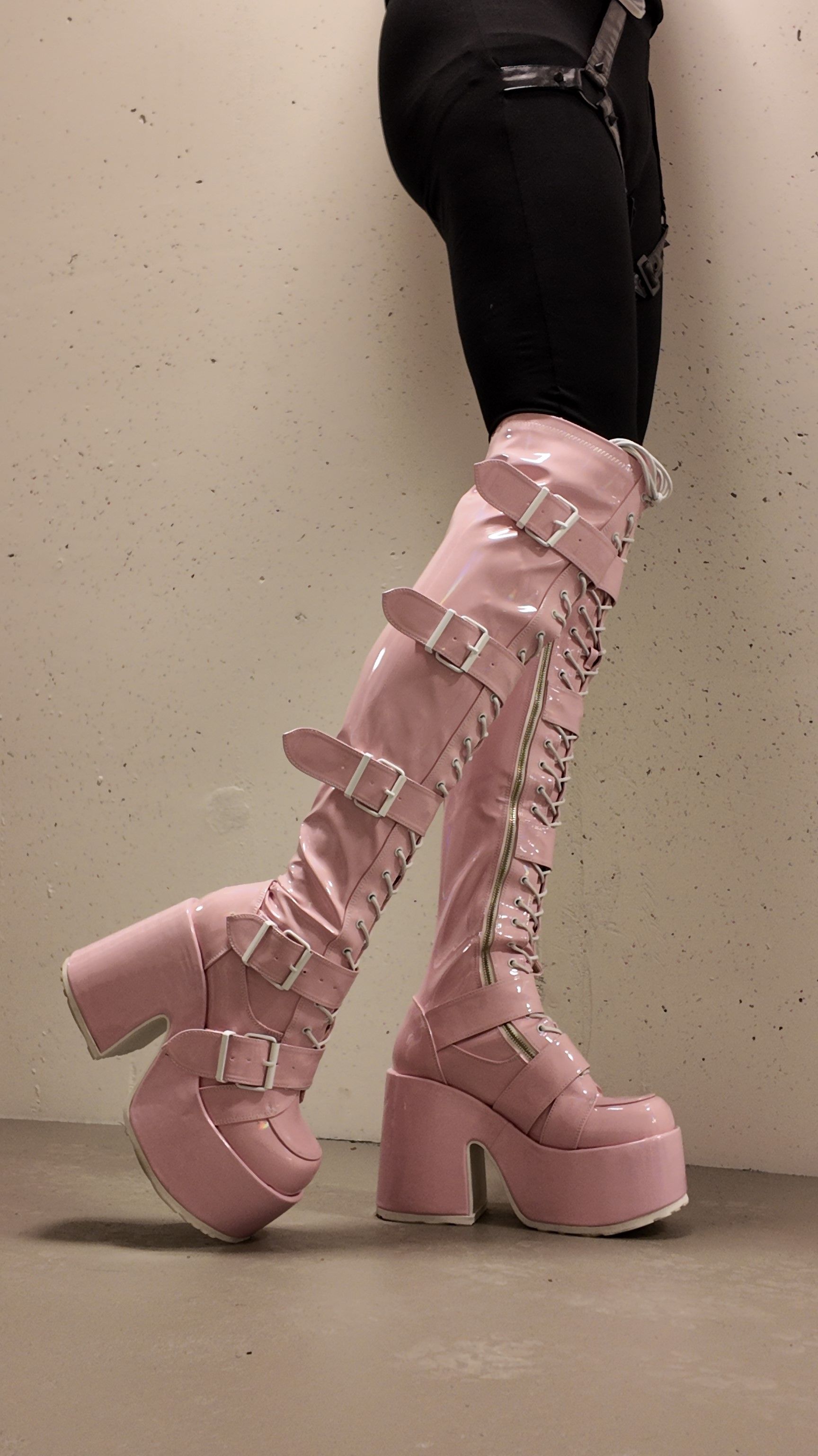 国内未入荷 LE LOSANGE - Mohawk Big Pink Boots y2k DEMONIA 