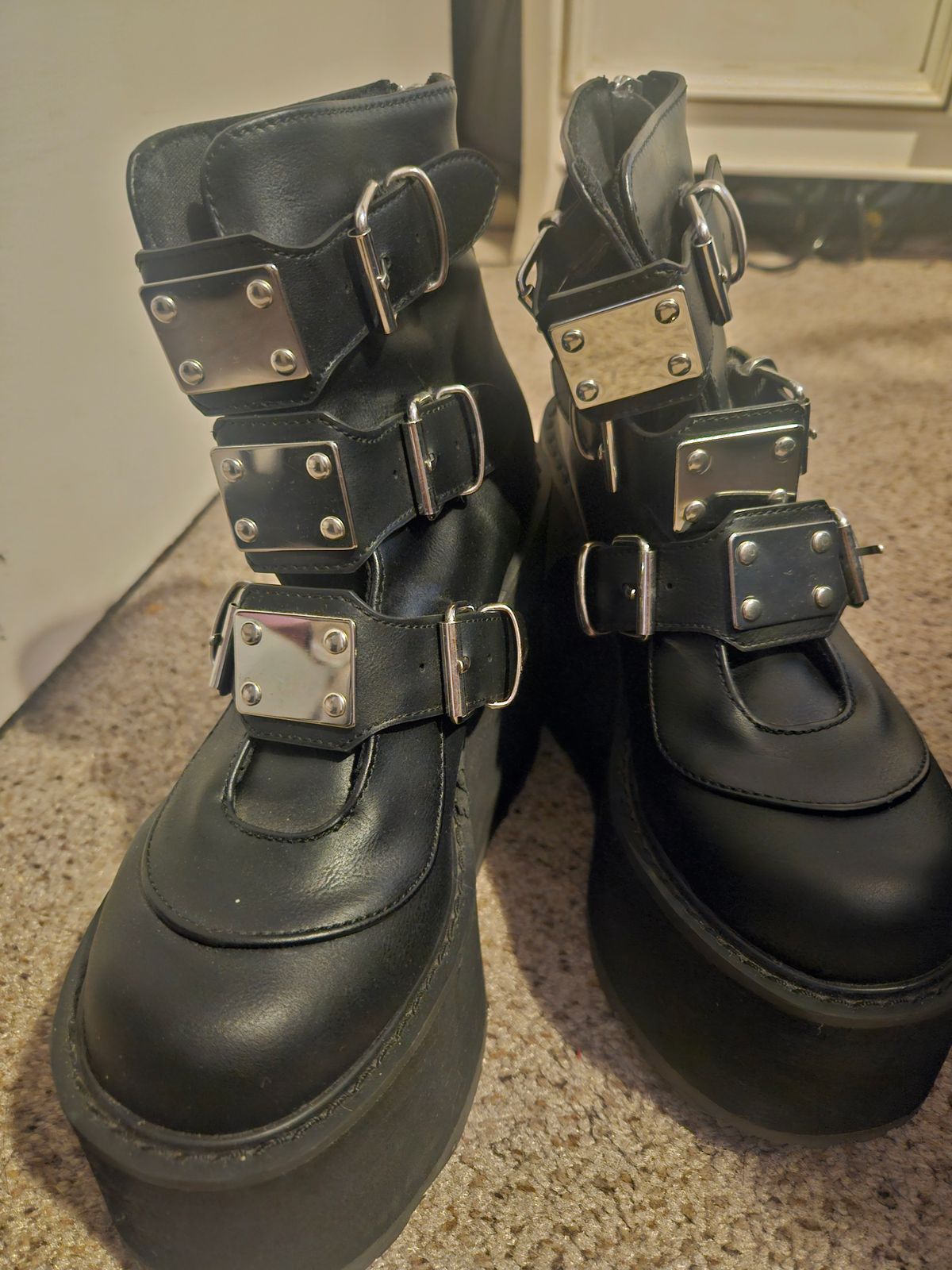 靴 Demonia Demonia Wrath-55 Ankle Boots | Buy Now at Shoefreaks.ca