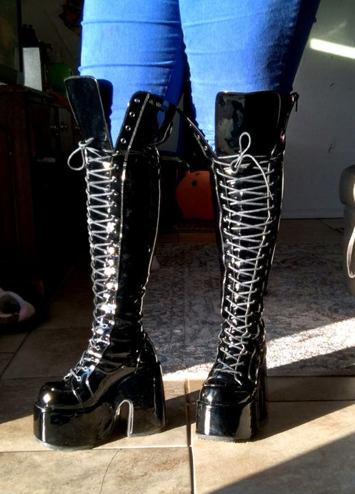 demonia camel 300 over the knee boot