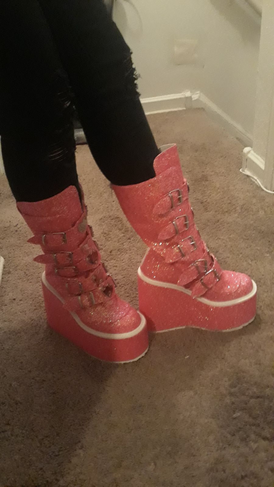 demonia swing 230g pink